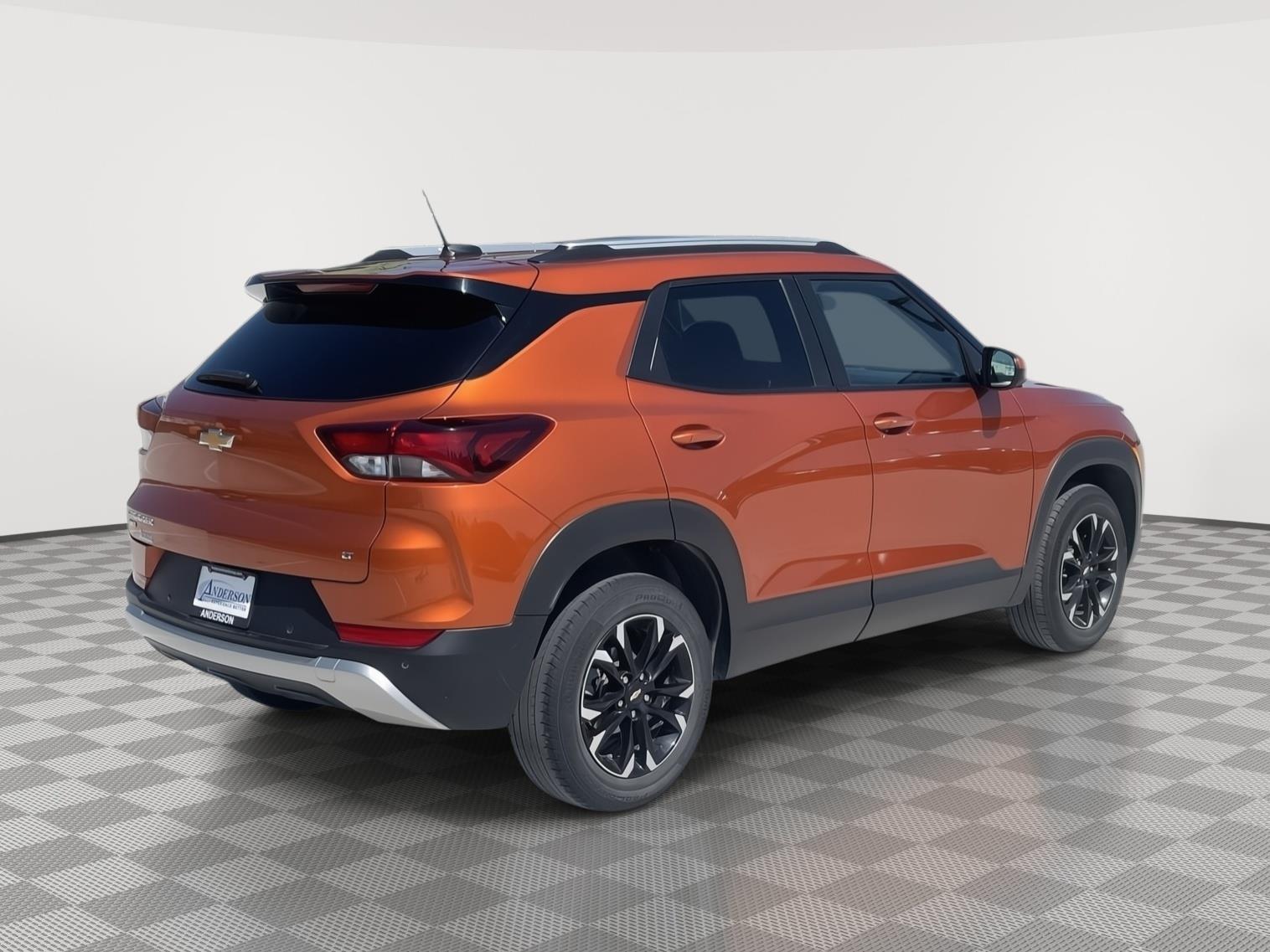 Vehicle photo 6