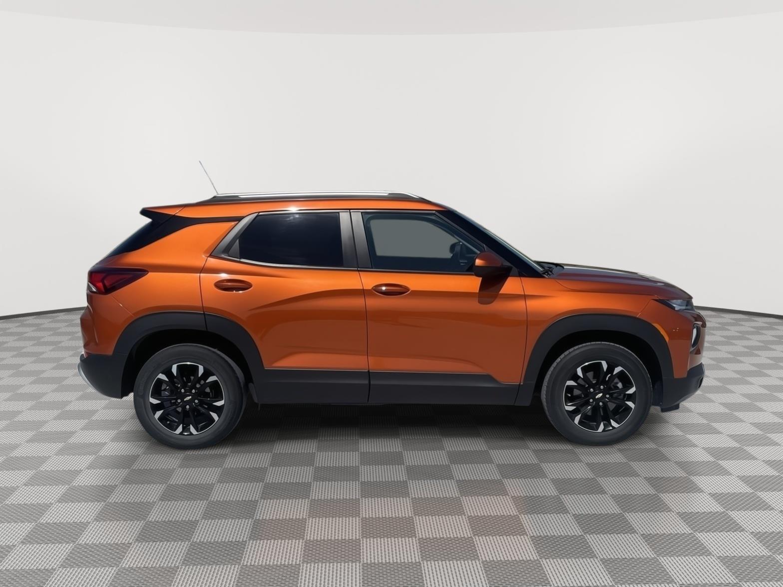 Vehicle photo 7