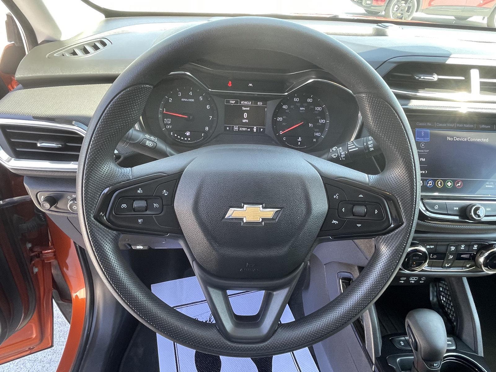 Vehicle photo 13