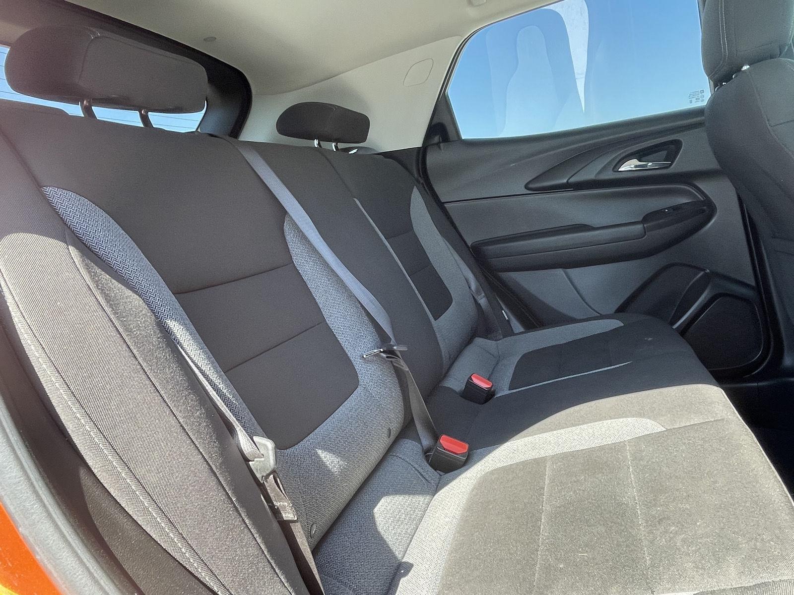 Vehicle photo 19
