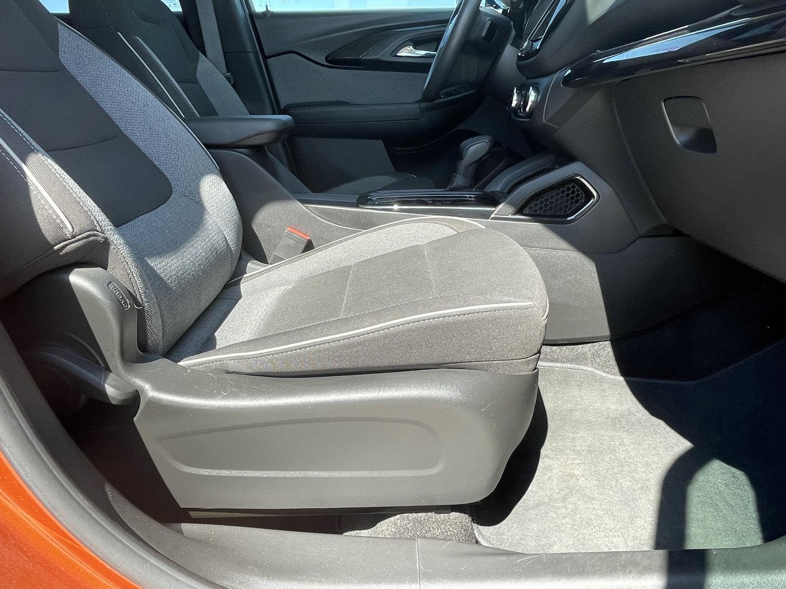 Vehicle photo 20