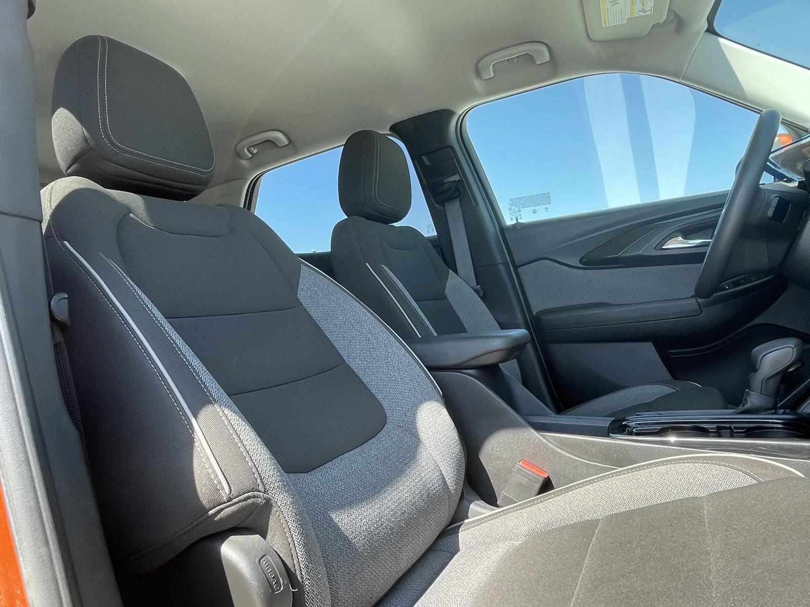 Vehicle photo 21