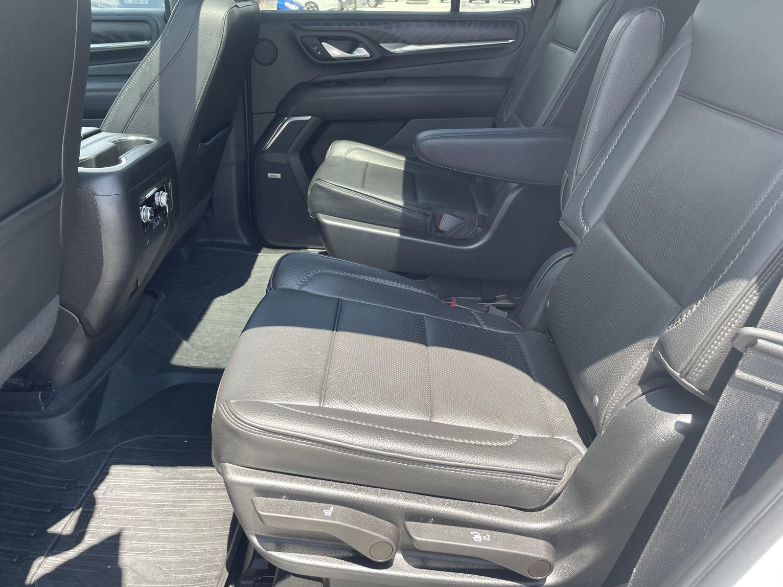 Vehicle photo 16
