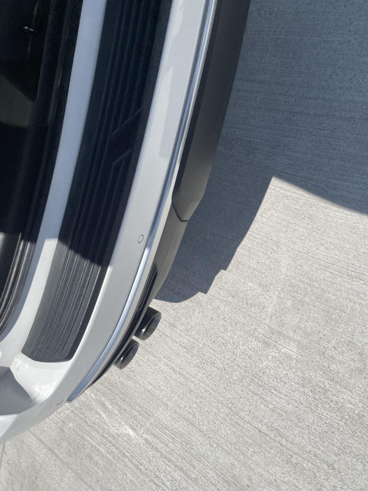 Vehicle photo 17