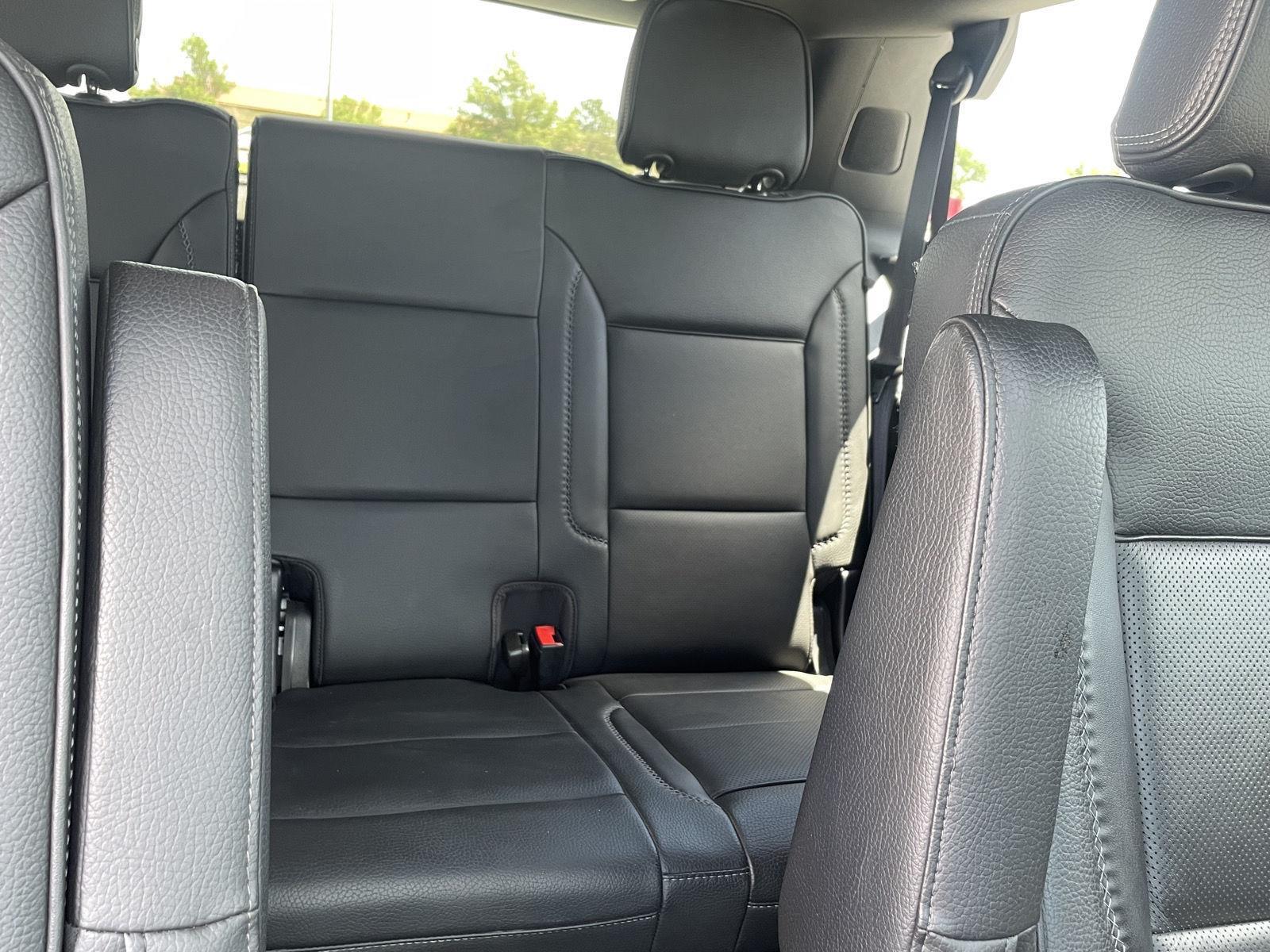 Vehicle photo 21