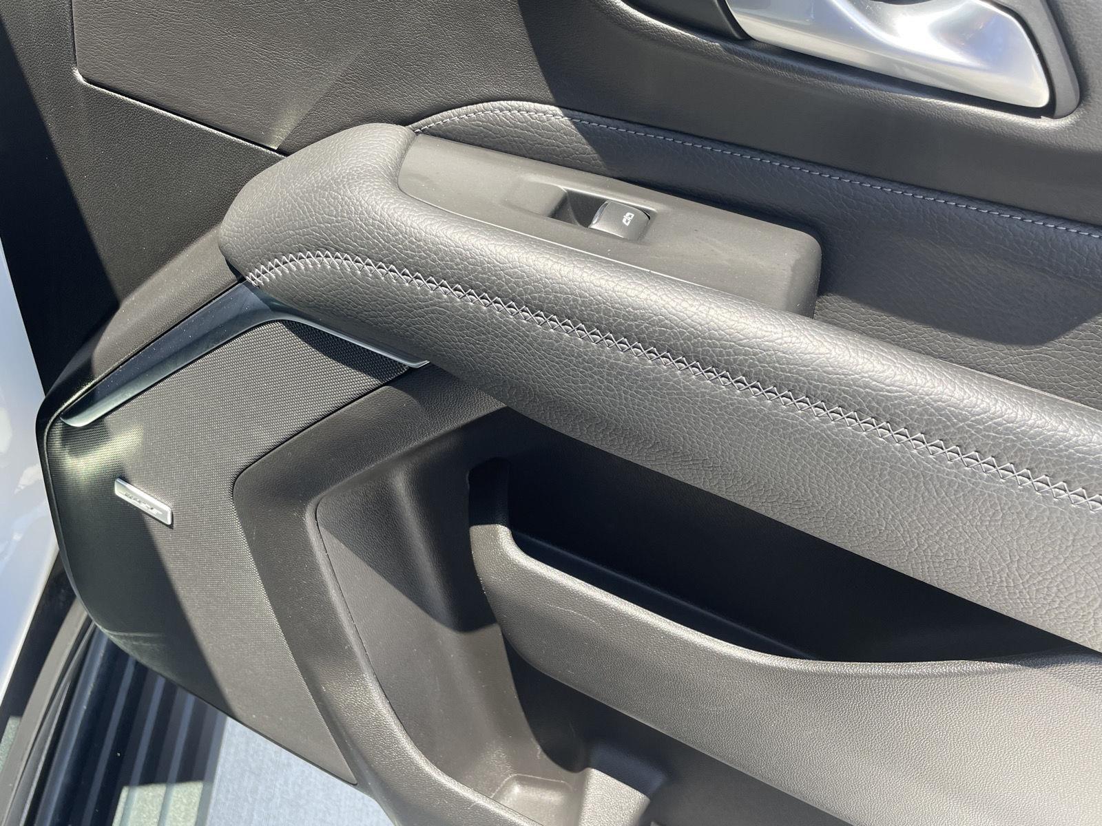 Vehicle photo 22