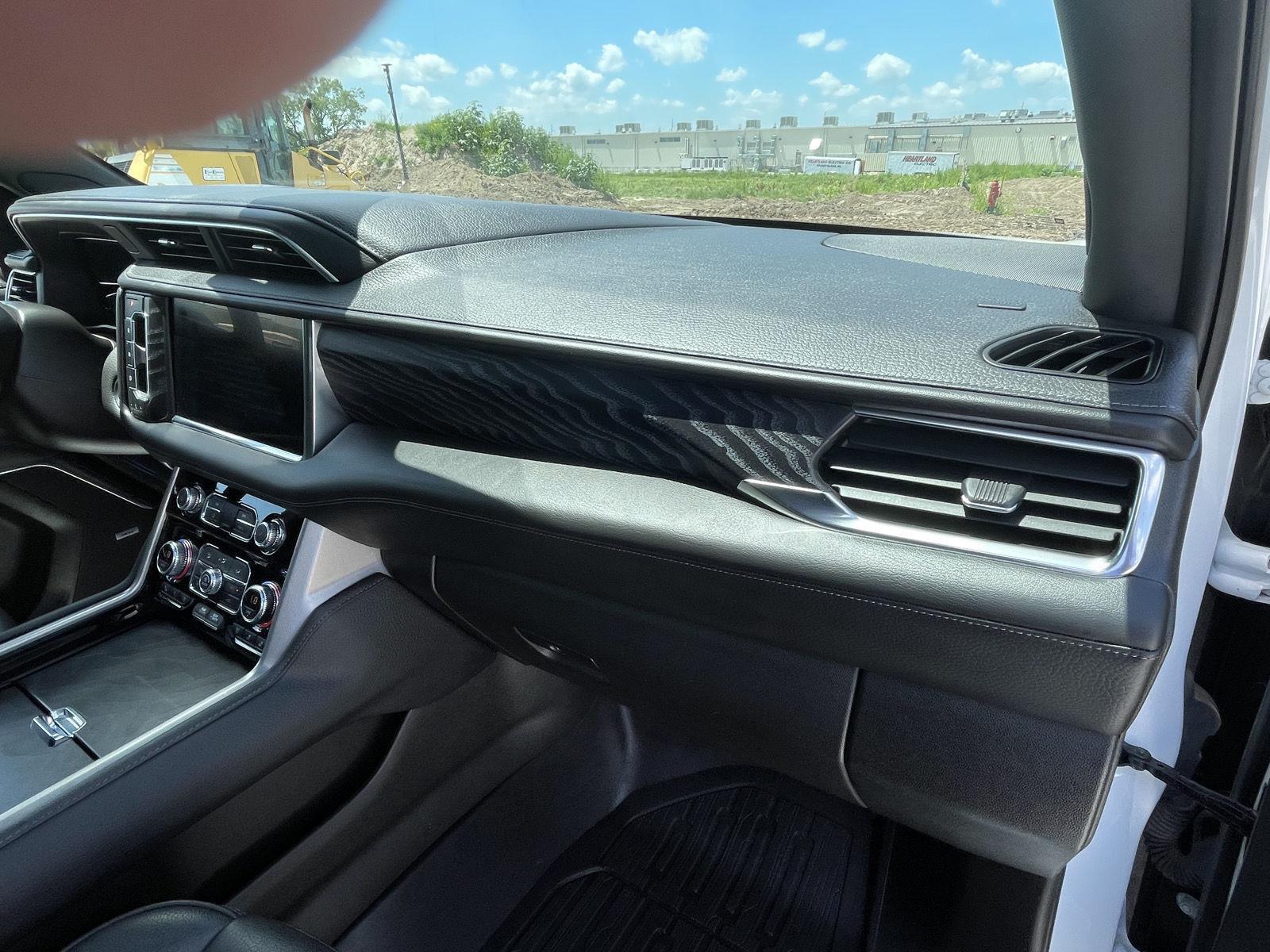 Vehicle photo 24