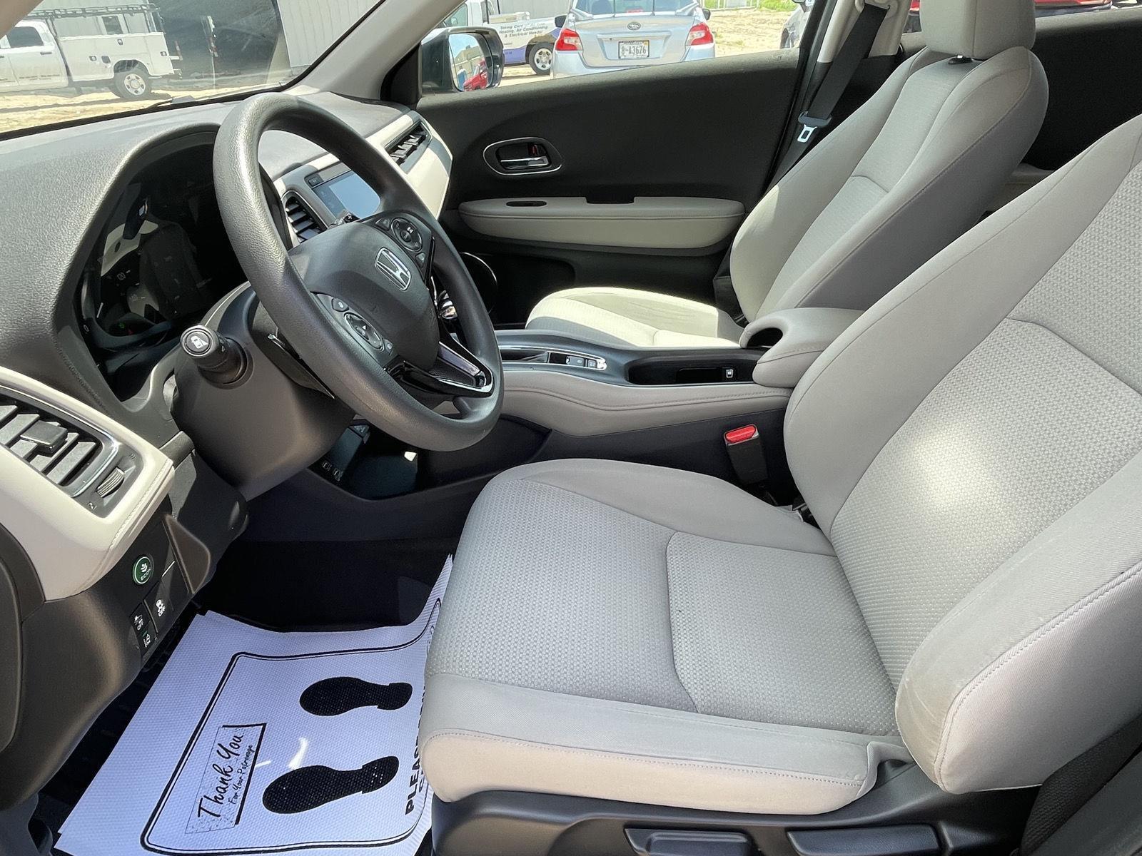 Vehicle photo 14