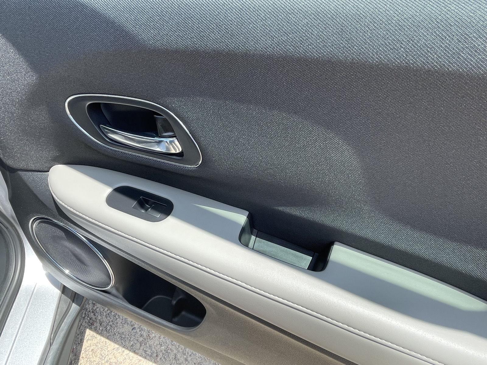 Vehicle photo 20