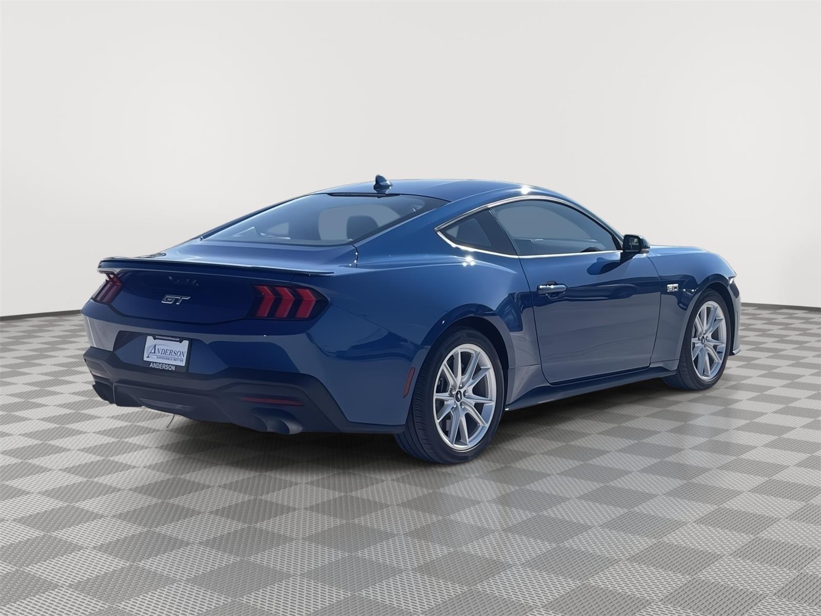 Vehicle photo 6