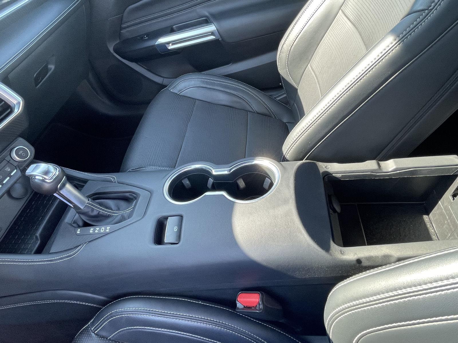 Vehicle photo 15