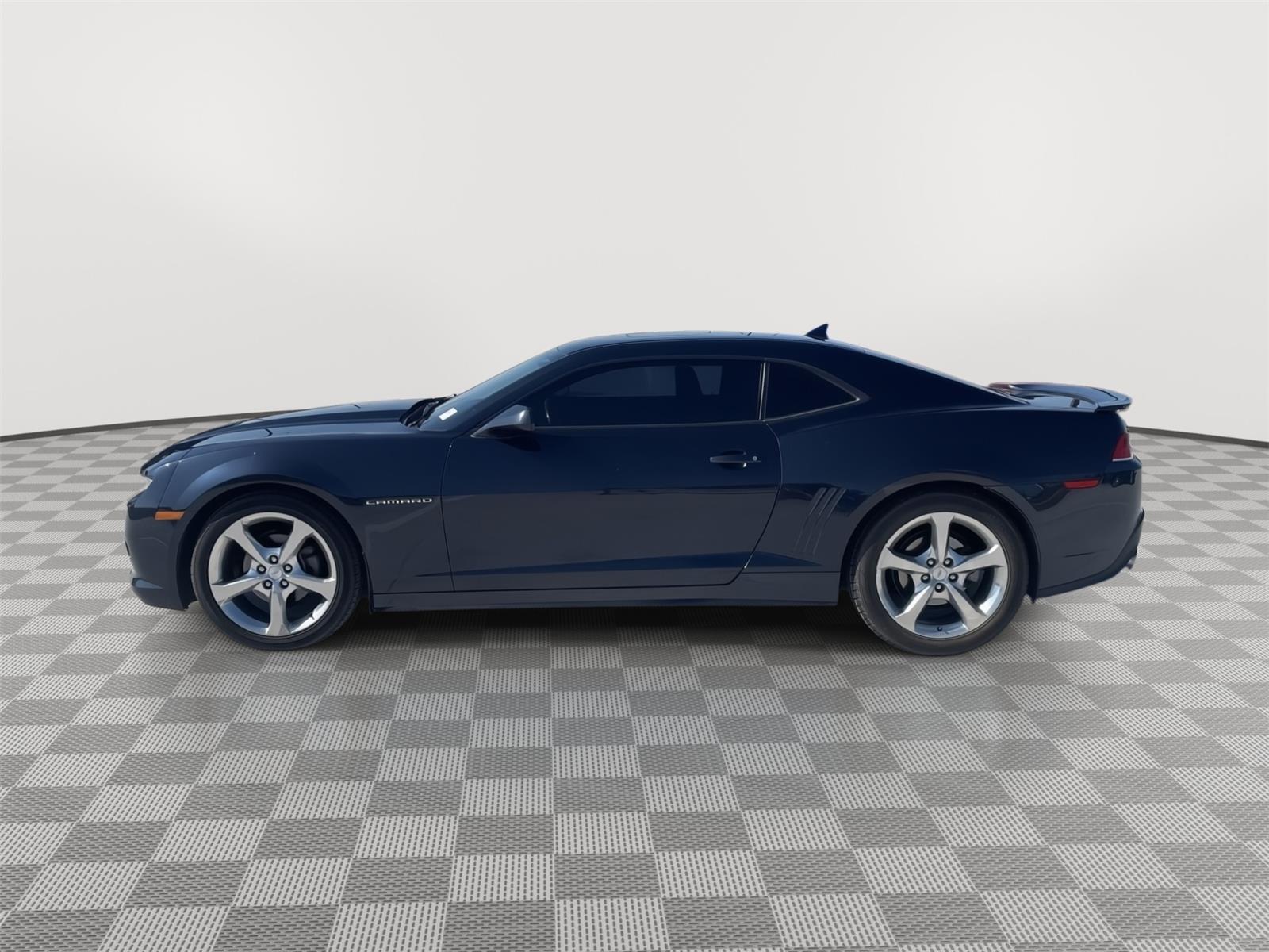 Vehicle photo 2