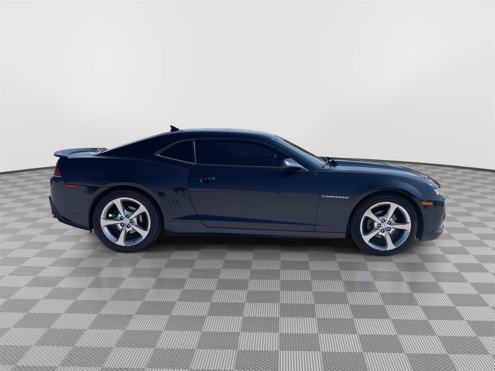 Vehicle photo 7