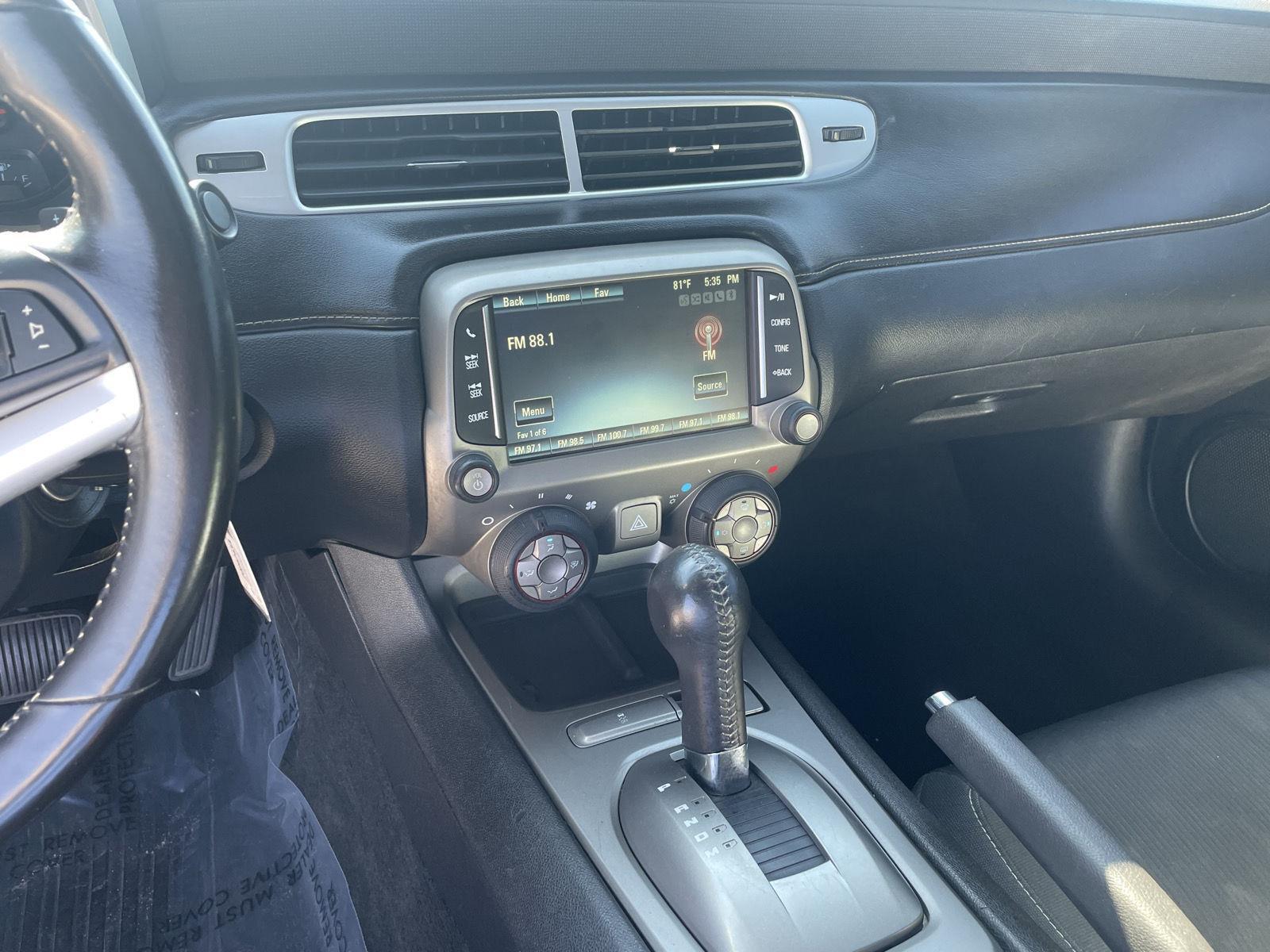 Vehicle photo 14