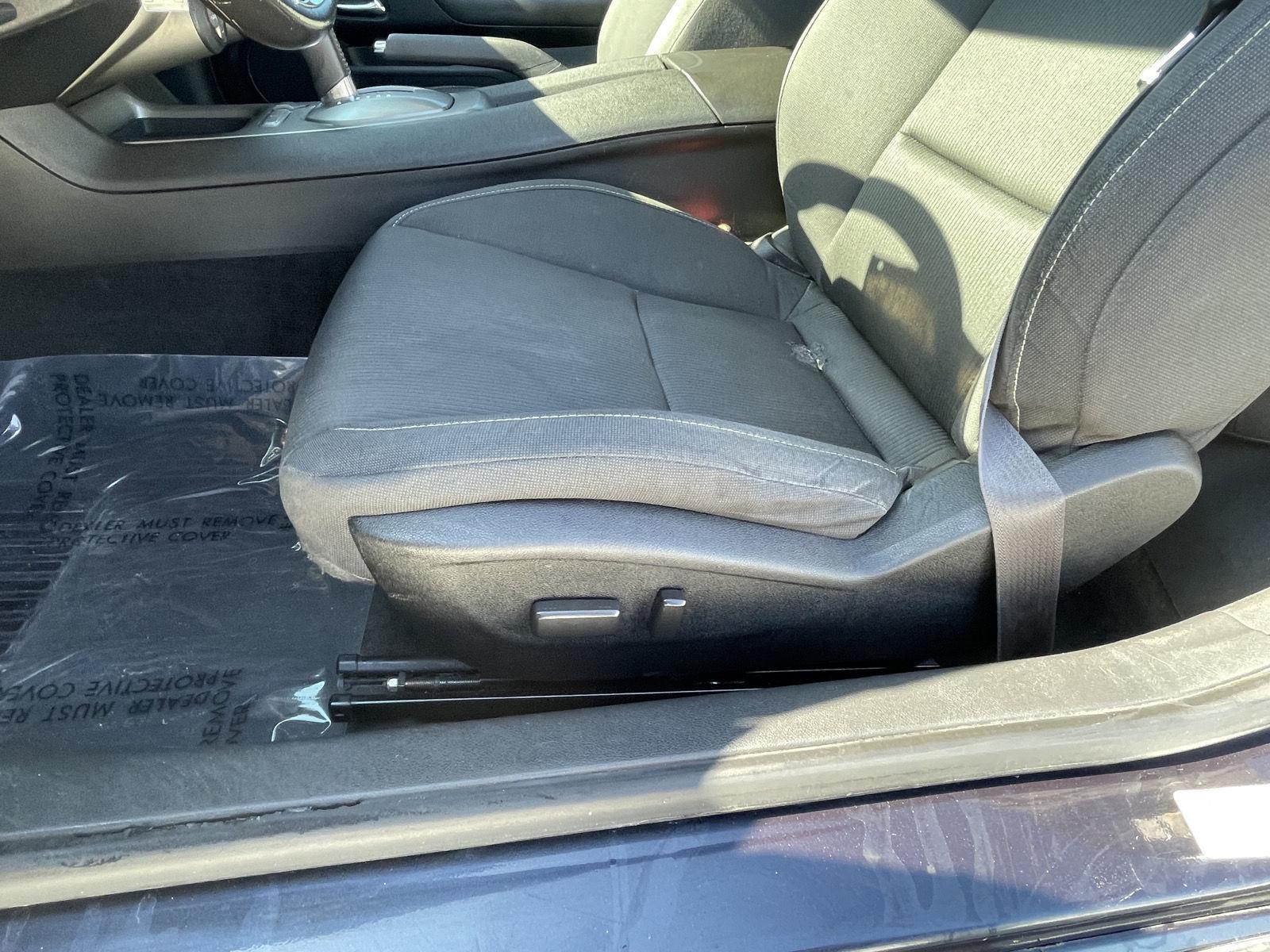 Vehicle photo 17