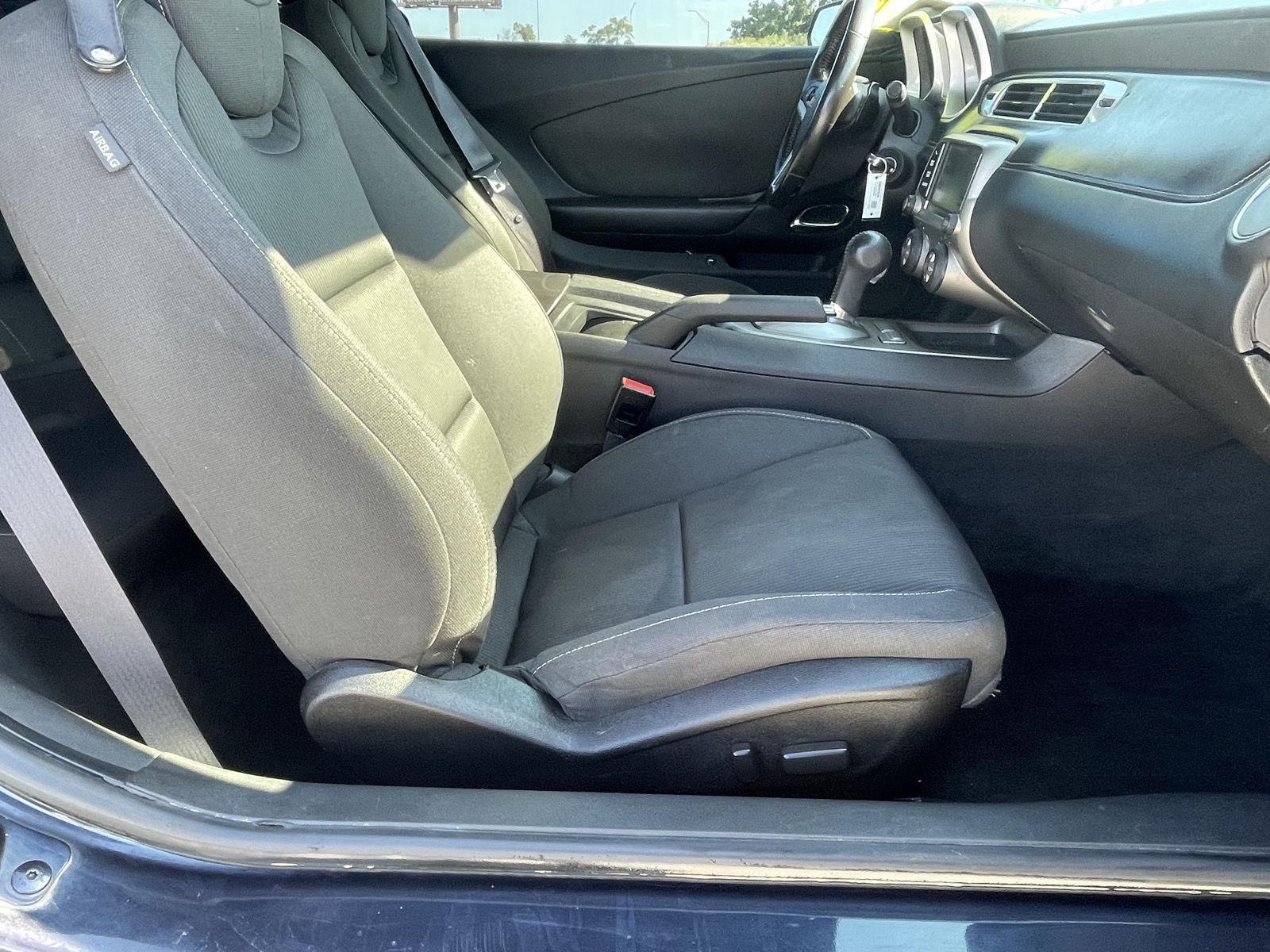 Vehicle photo 18