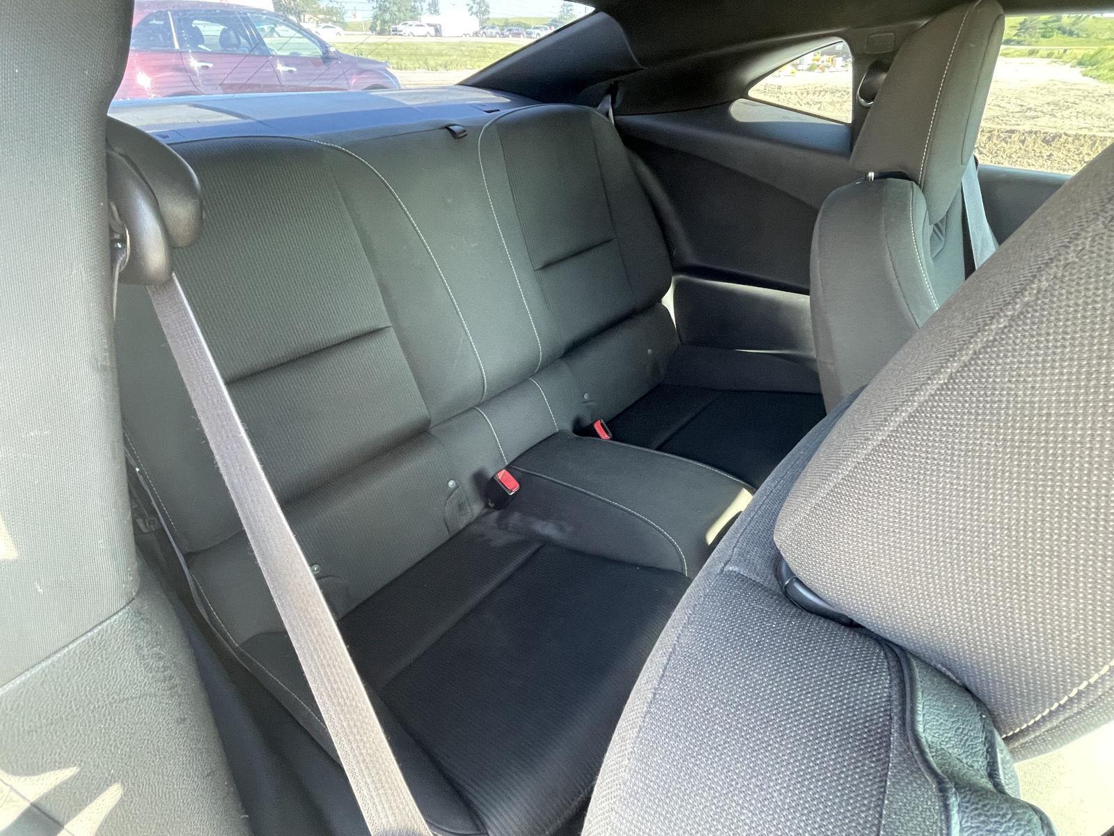 Vehicle photo 19
