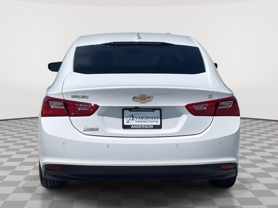 Vehicle photo 5