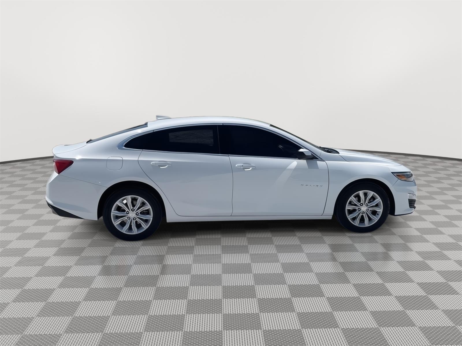 Vehicle photo 7