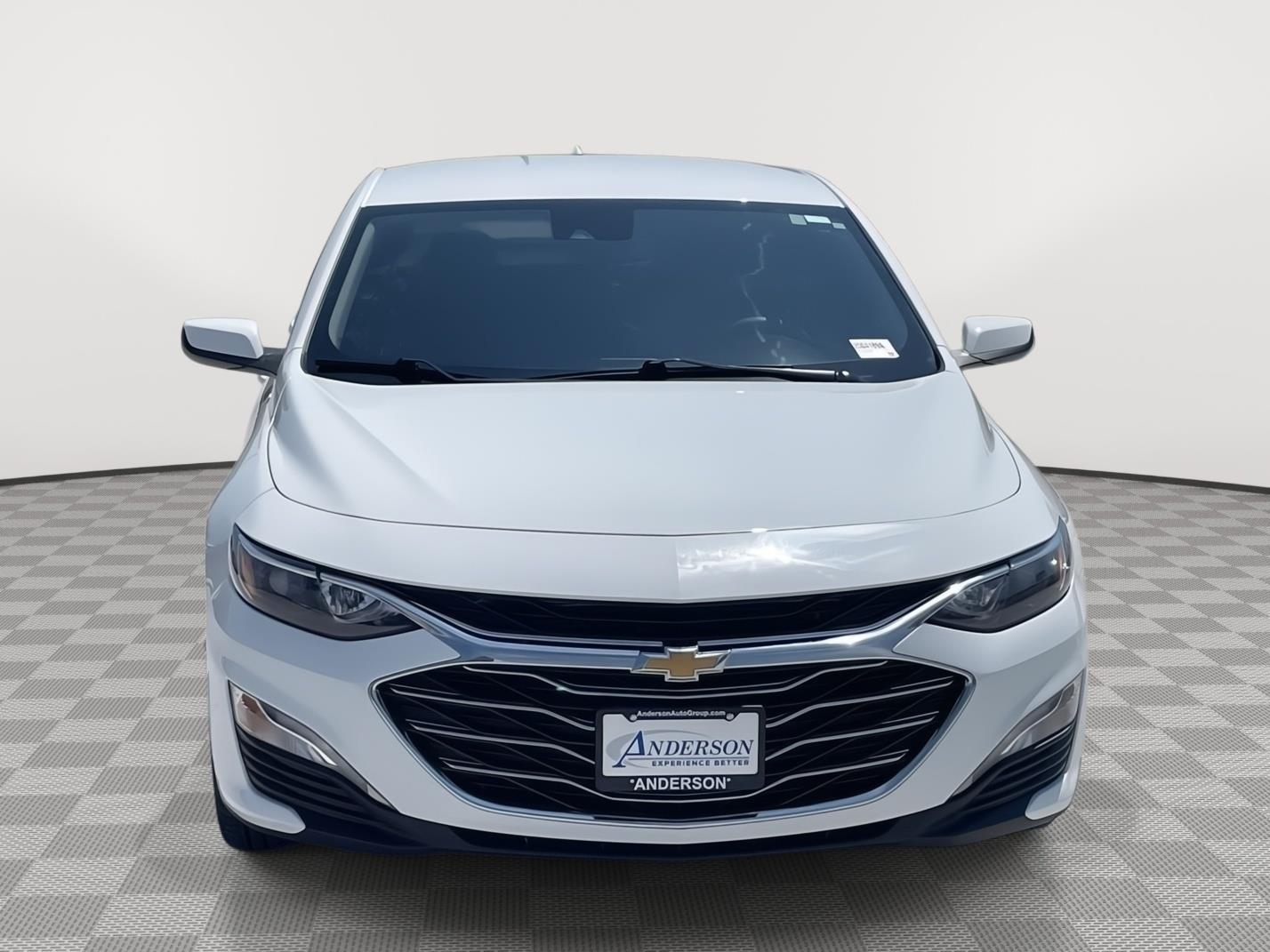 Vehicle photo 9