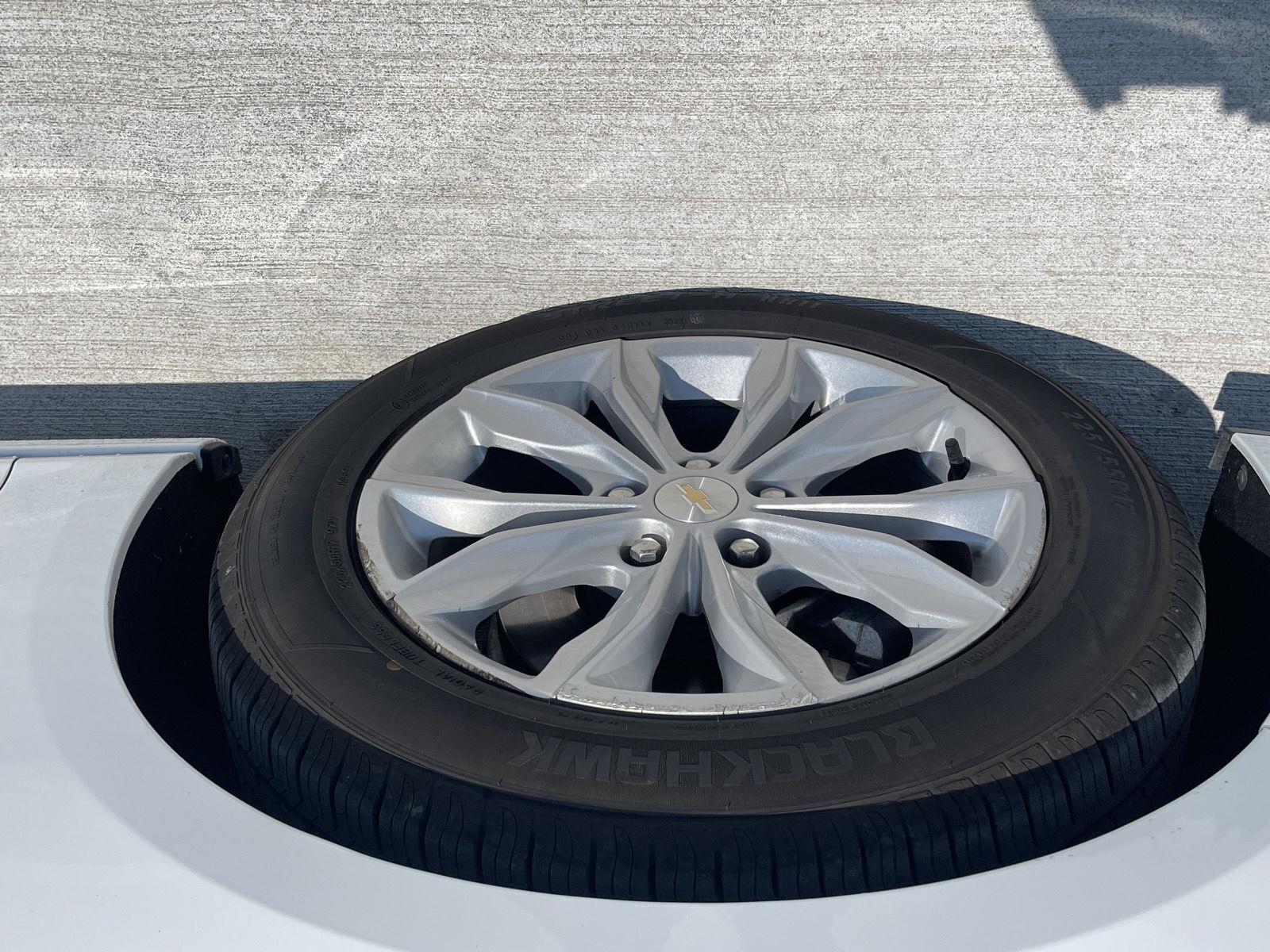 Vehicle photo 10