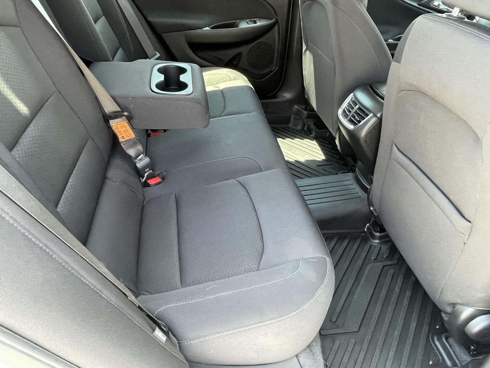 Vehicle photo 18