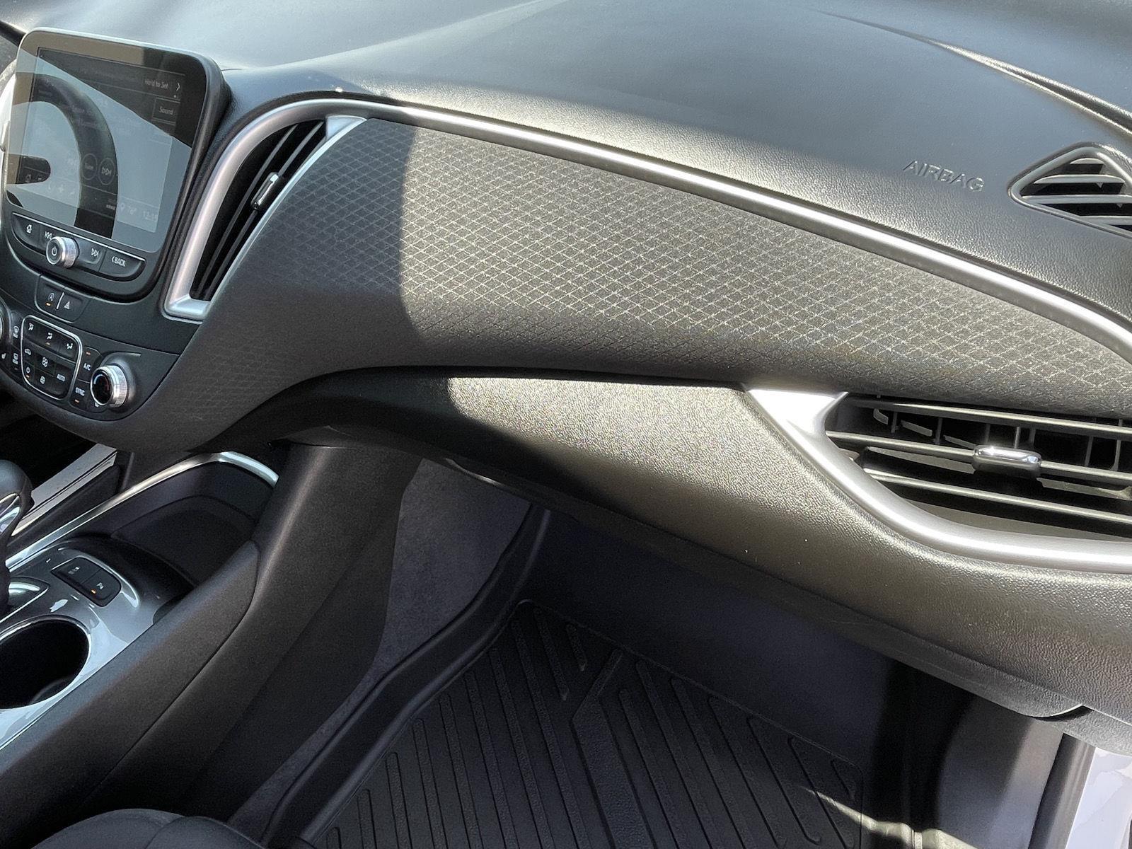 Vehicle photo 21