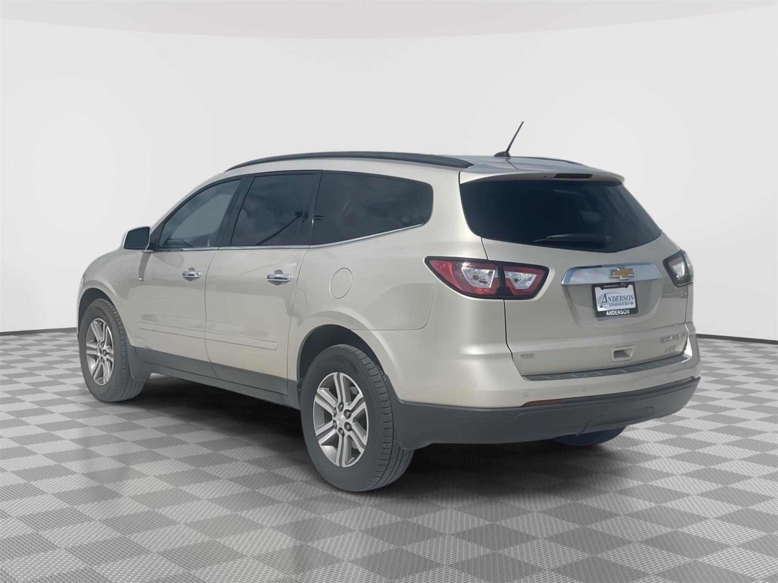 Vehicle photo 4