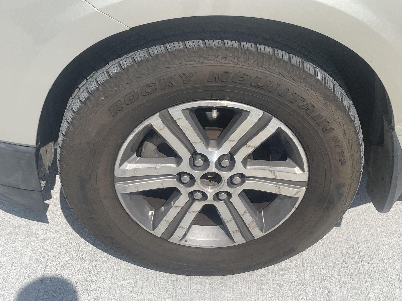 Vehicle photo 10