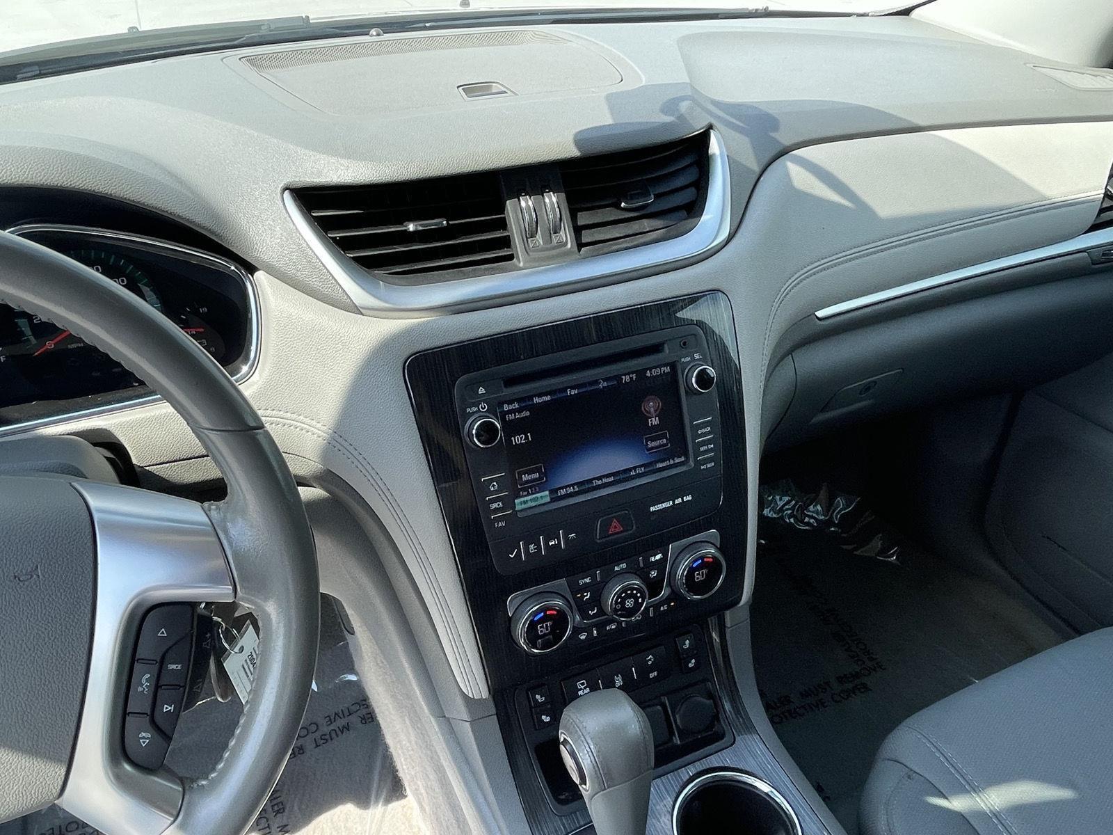 Vehicle photo 14