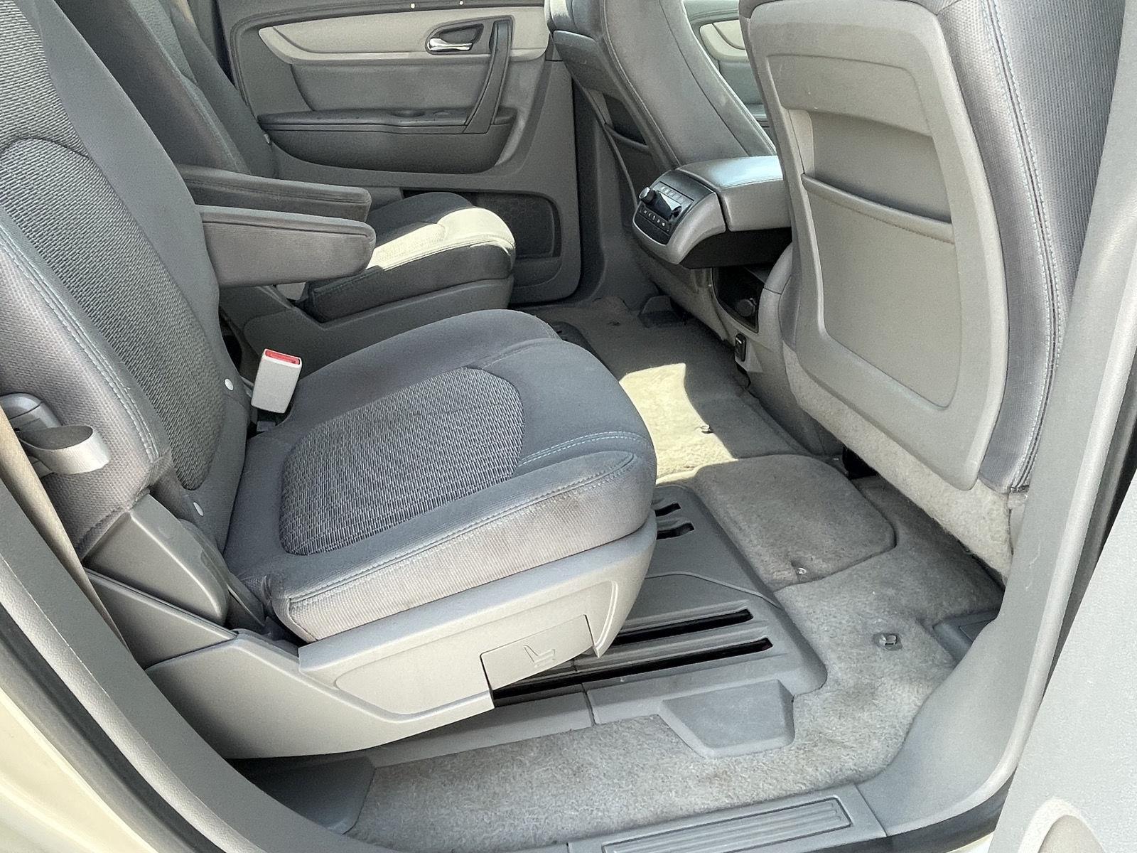 Vehicle photo 17