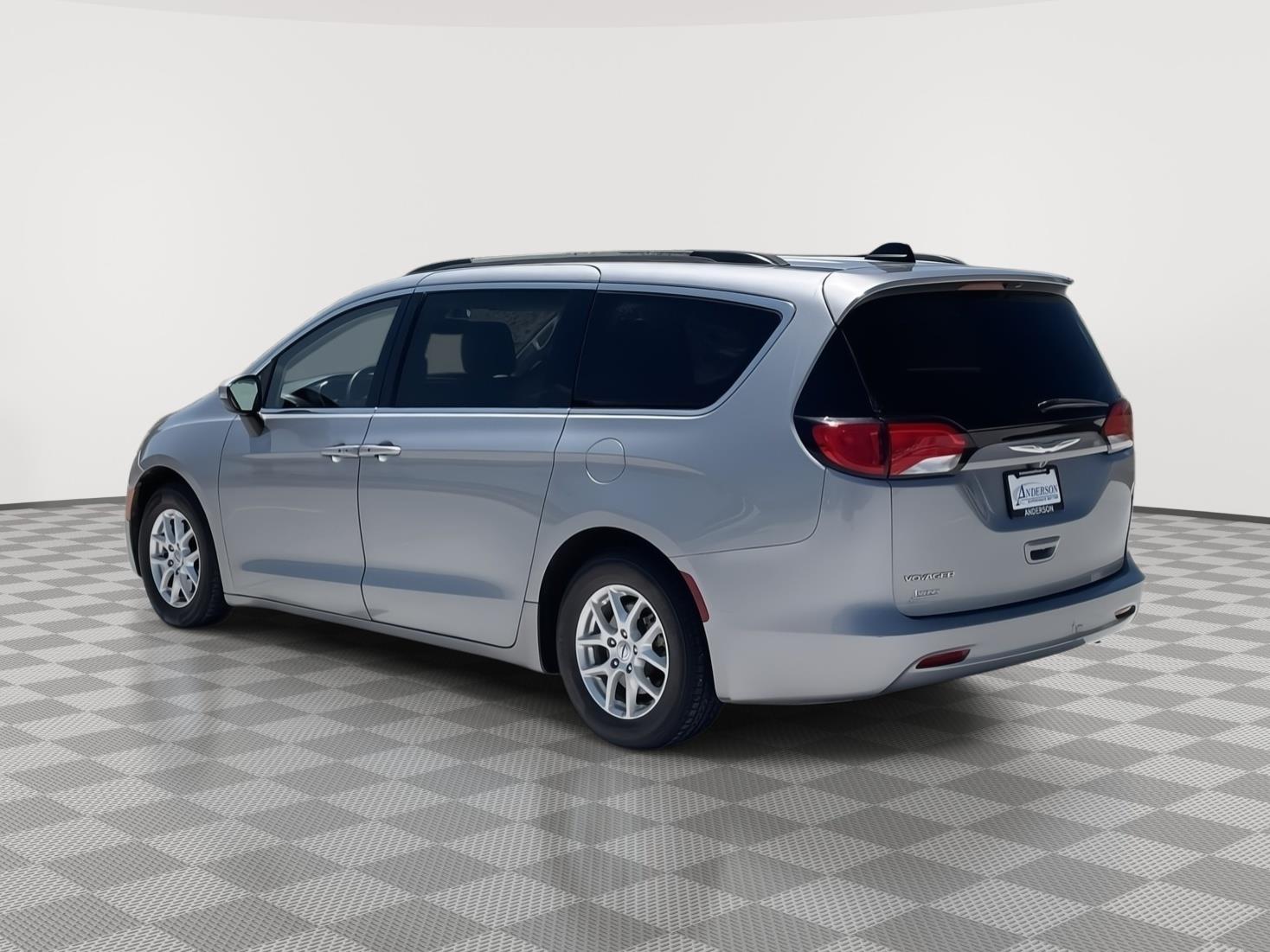 Vehicle photo 4