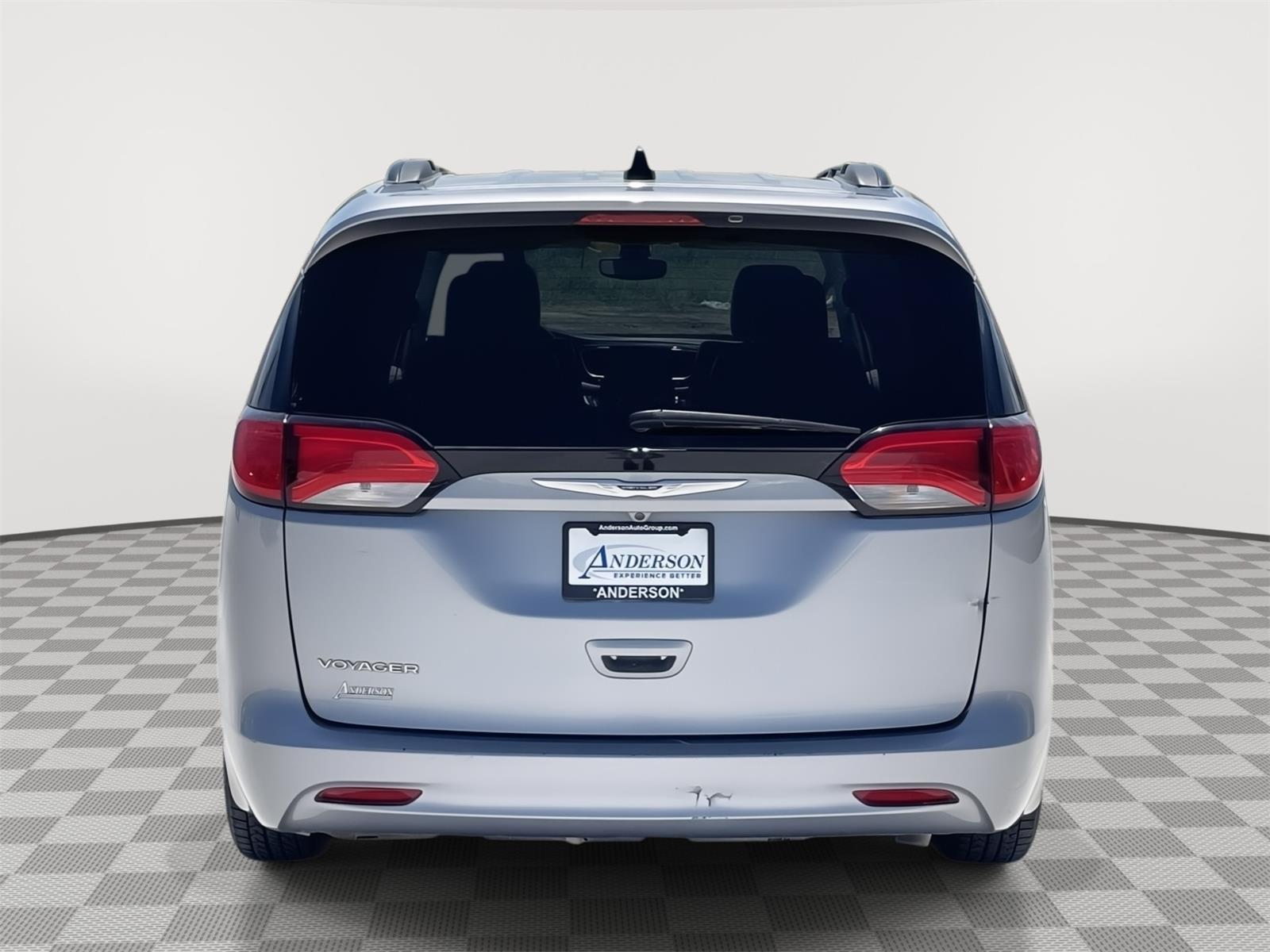 Vehicle photo 5