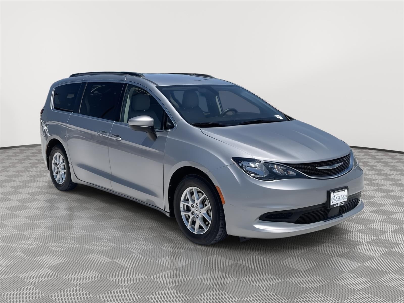 Vehicle photo 8