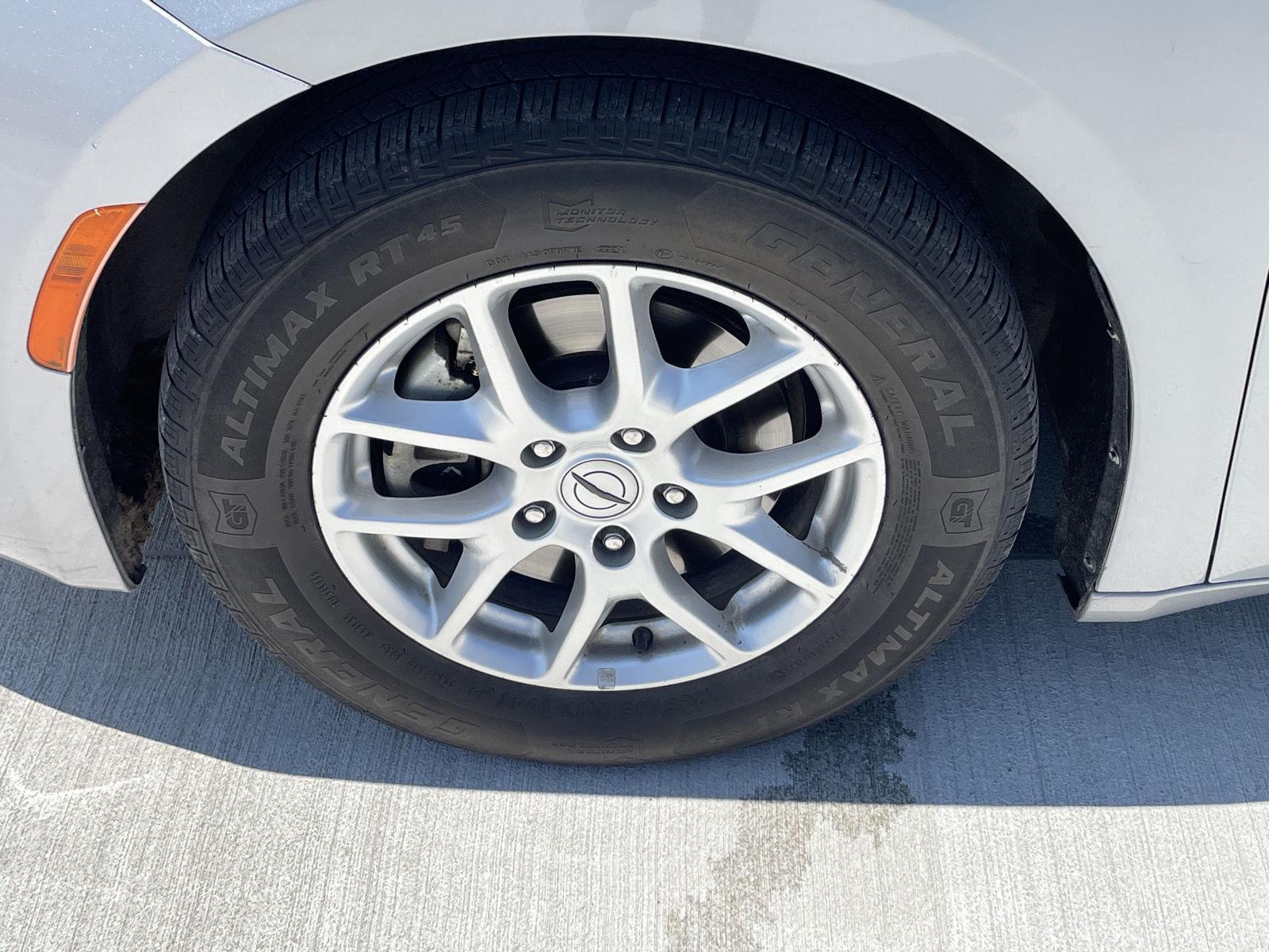 Vehicle photo 10