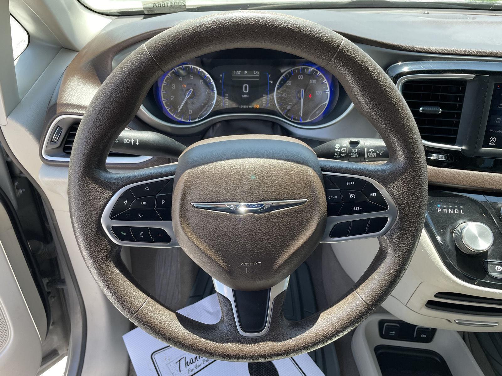 Vehicle photo 13