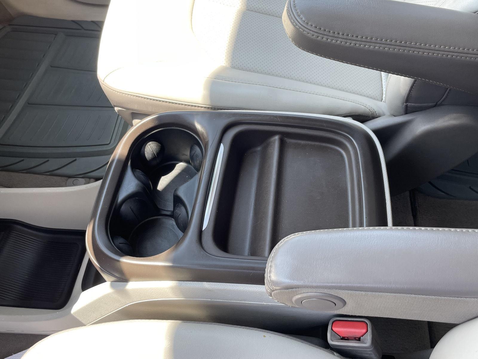 Vehicle photo 15