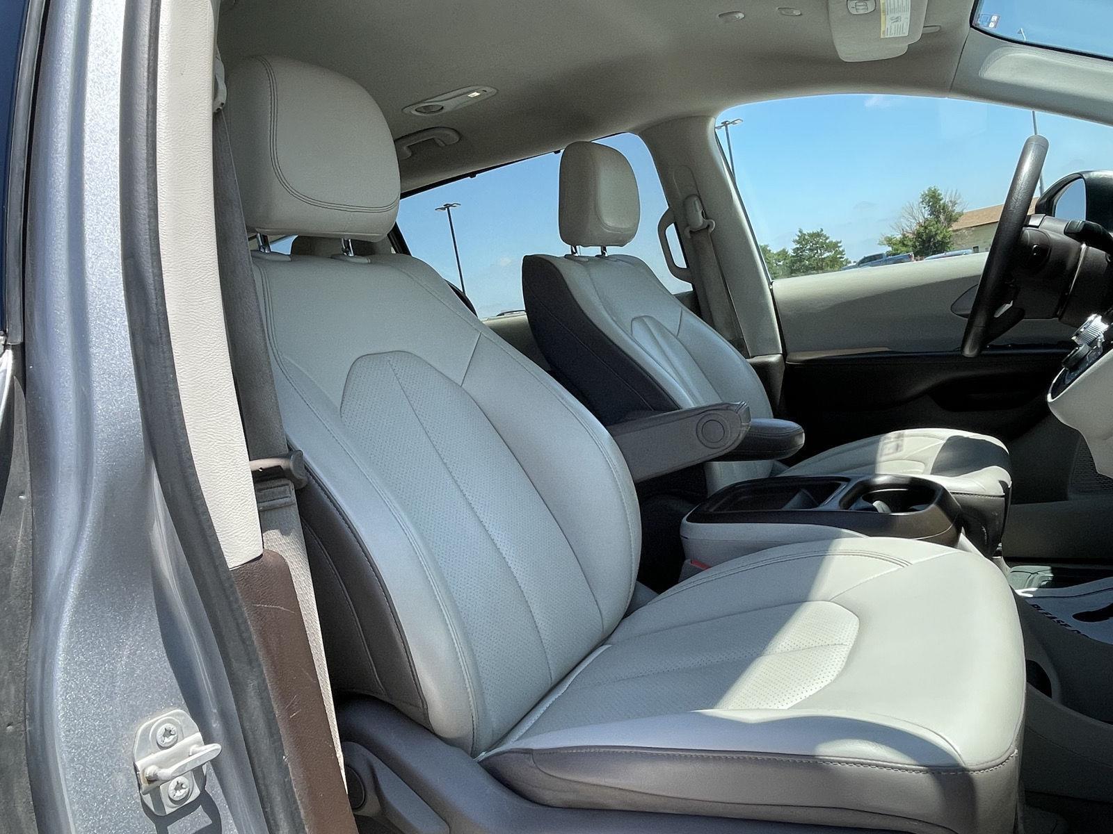 Vehicle photo 22
