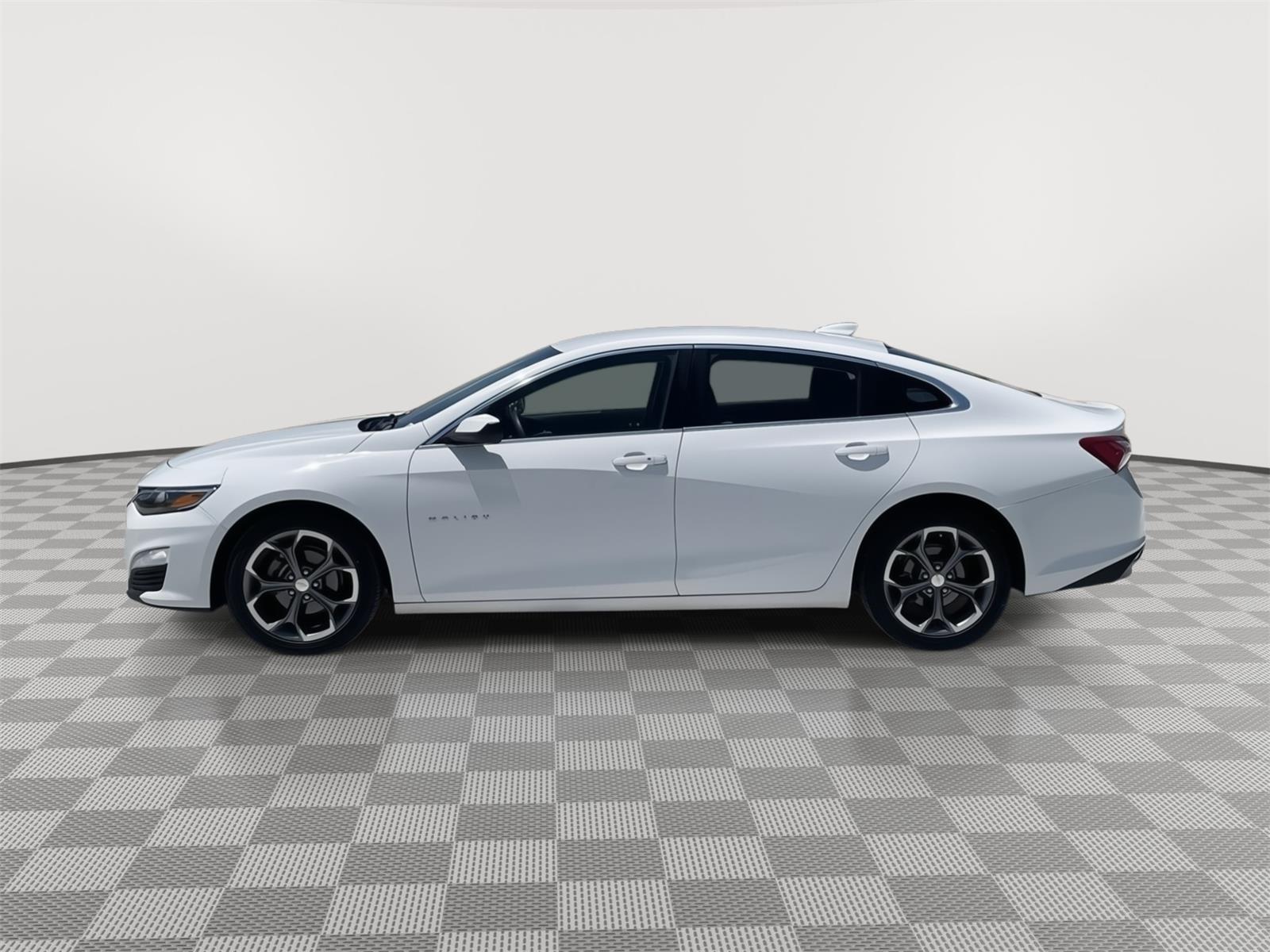 Vehicle photo 2
