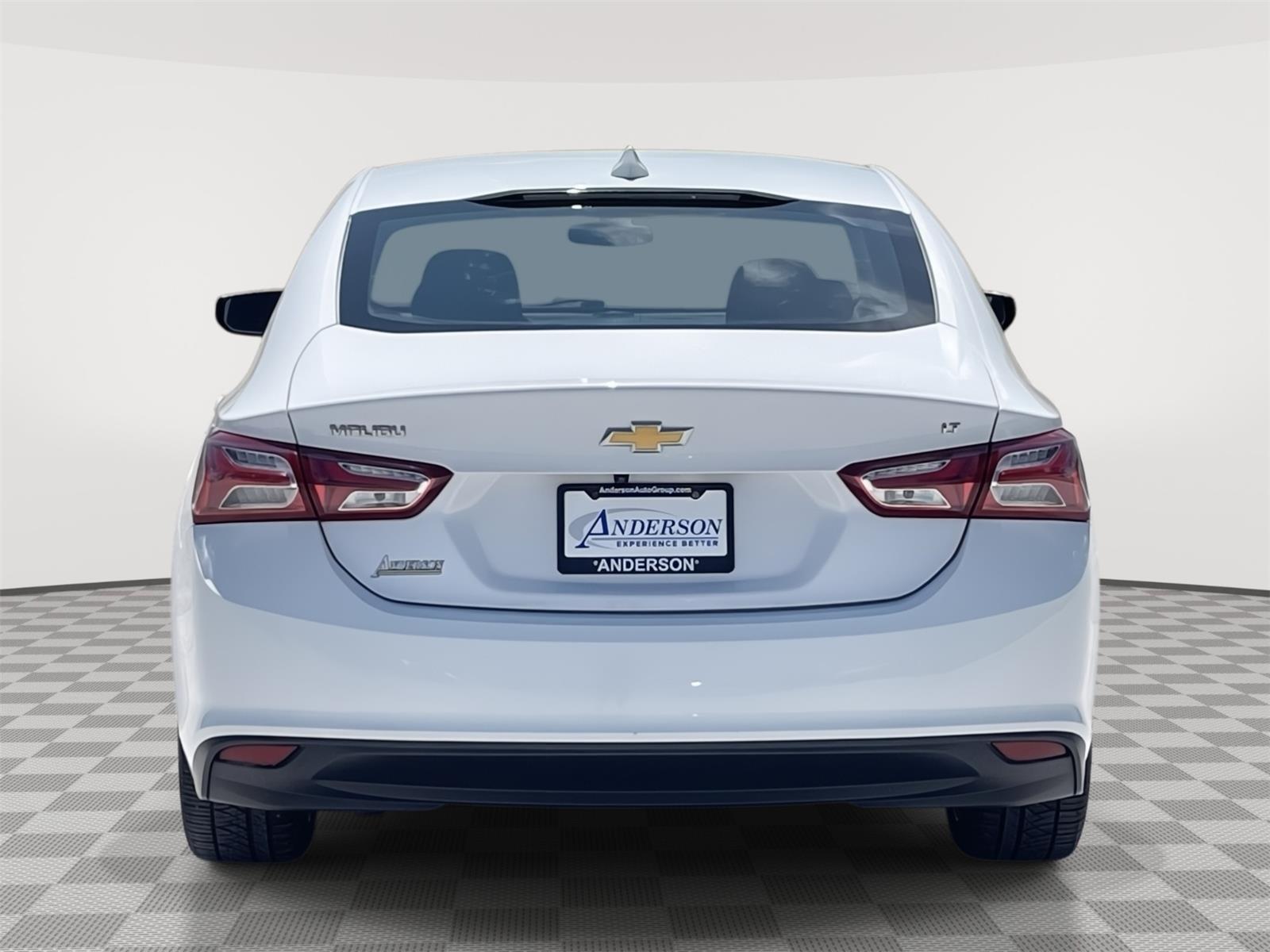 Vehicle photo 5