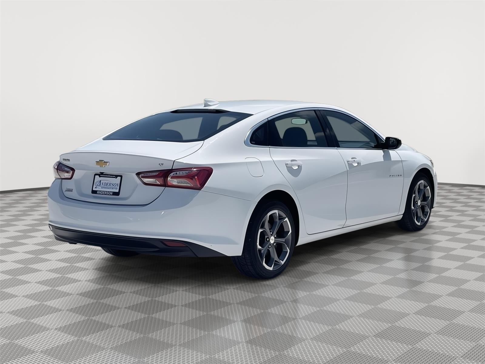 Vehicle photo 6