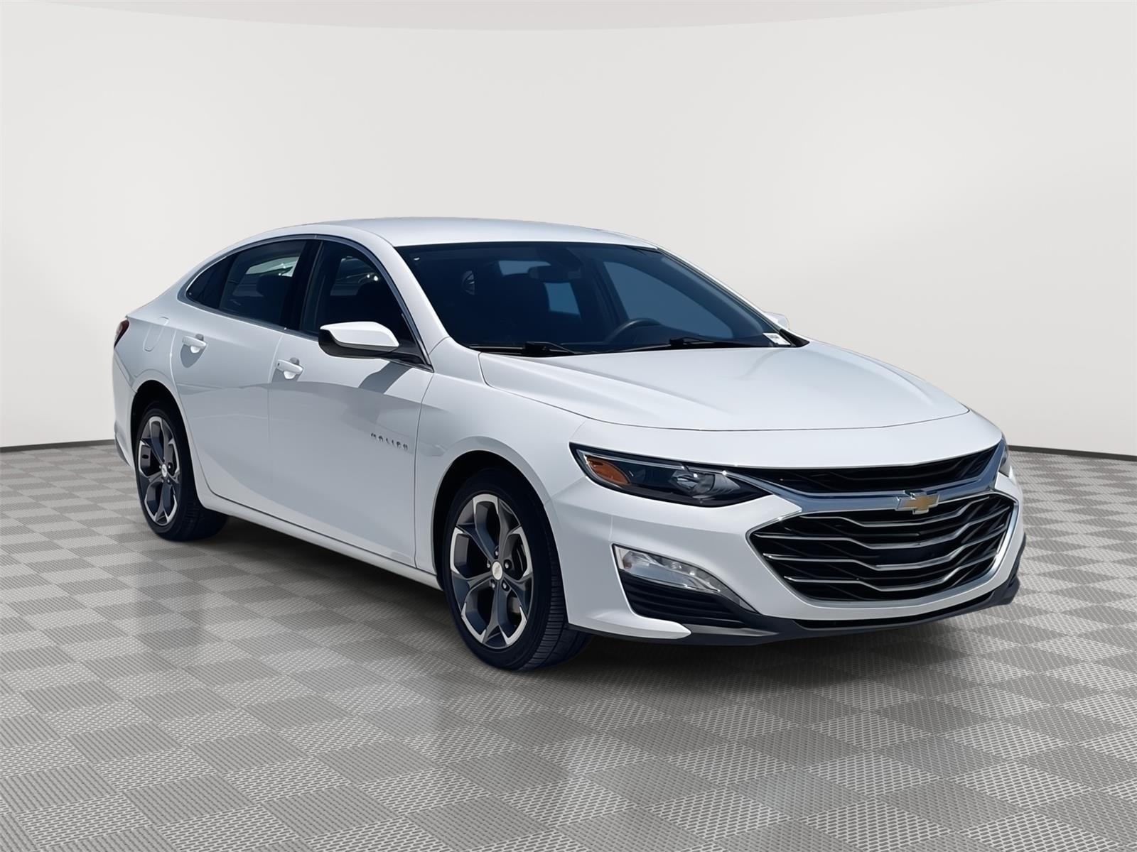 Vehicle photo 8