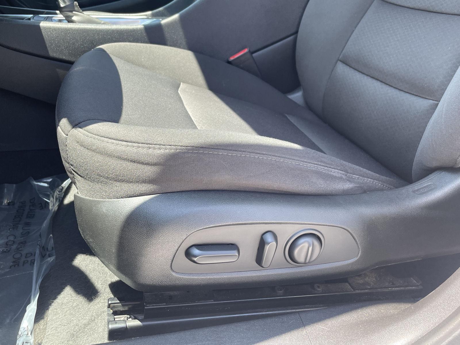 Vehicle photo 17