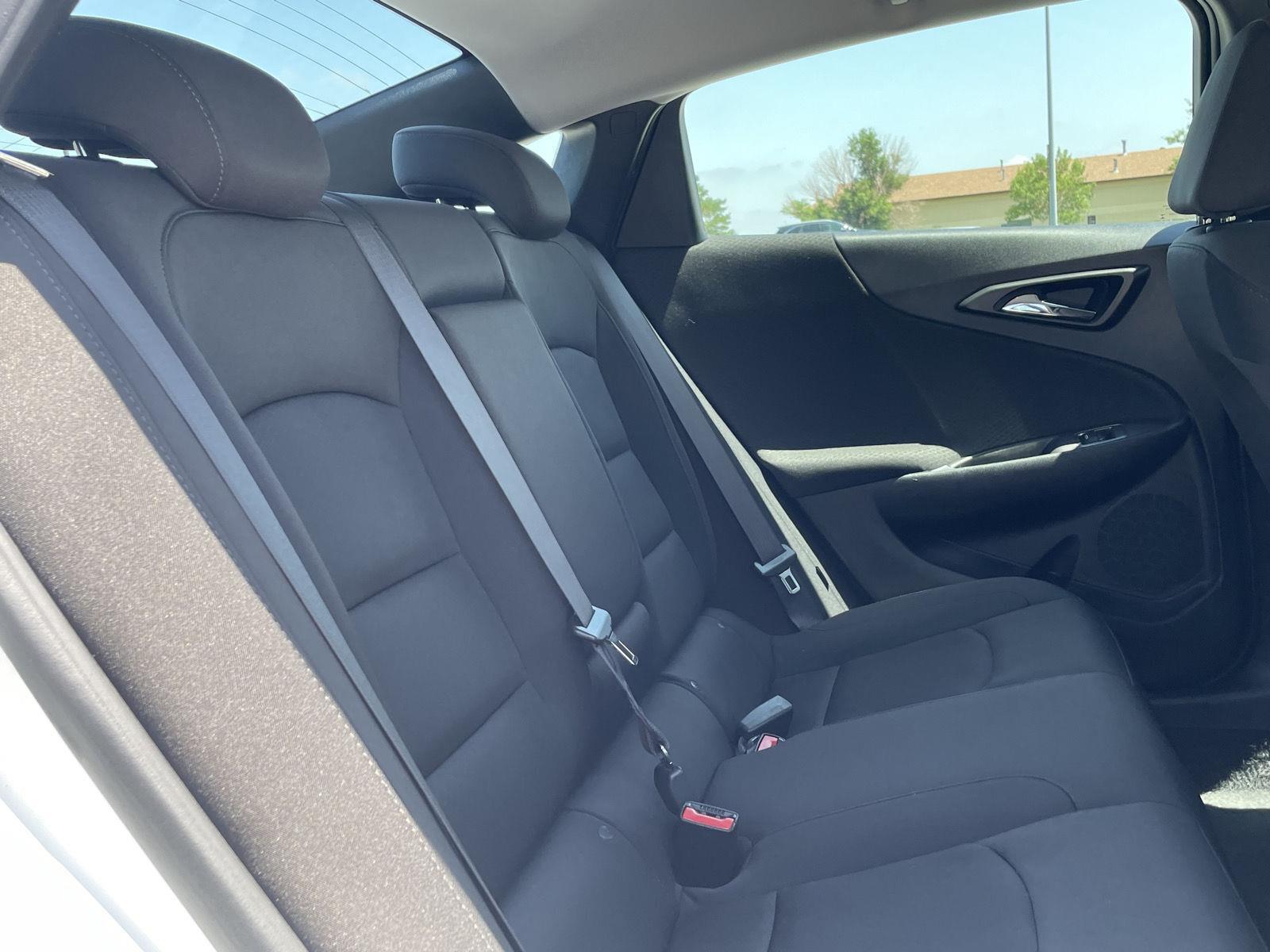 Vehicle photo 19
