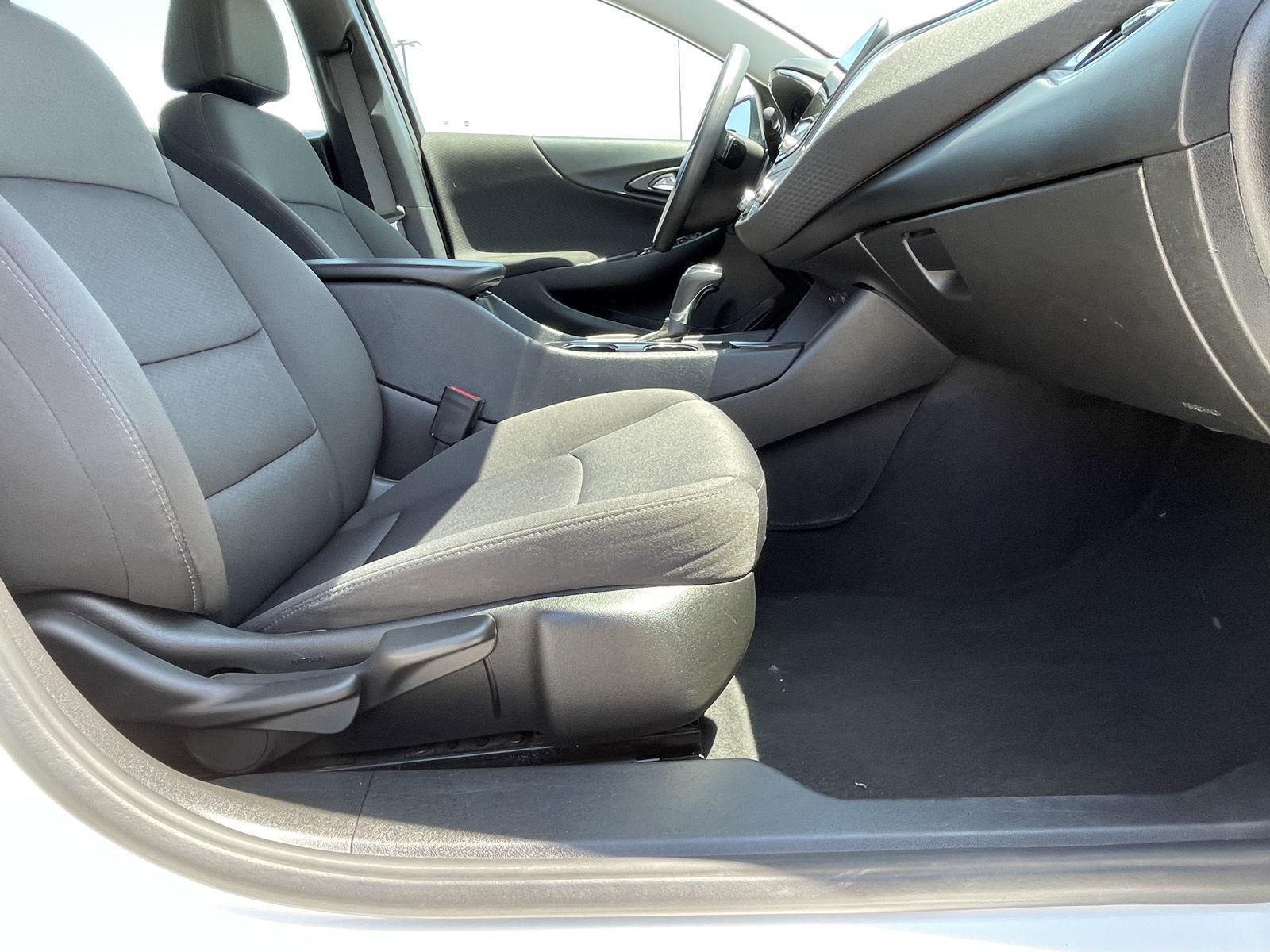 Vehicle photo 20