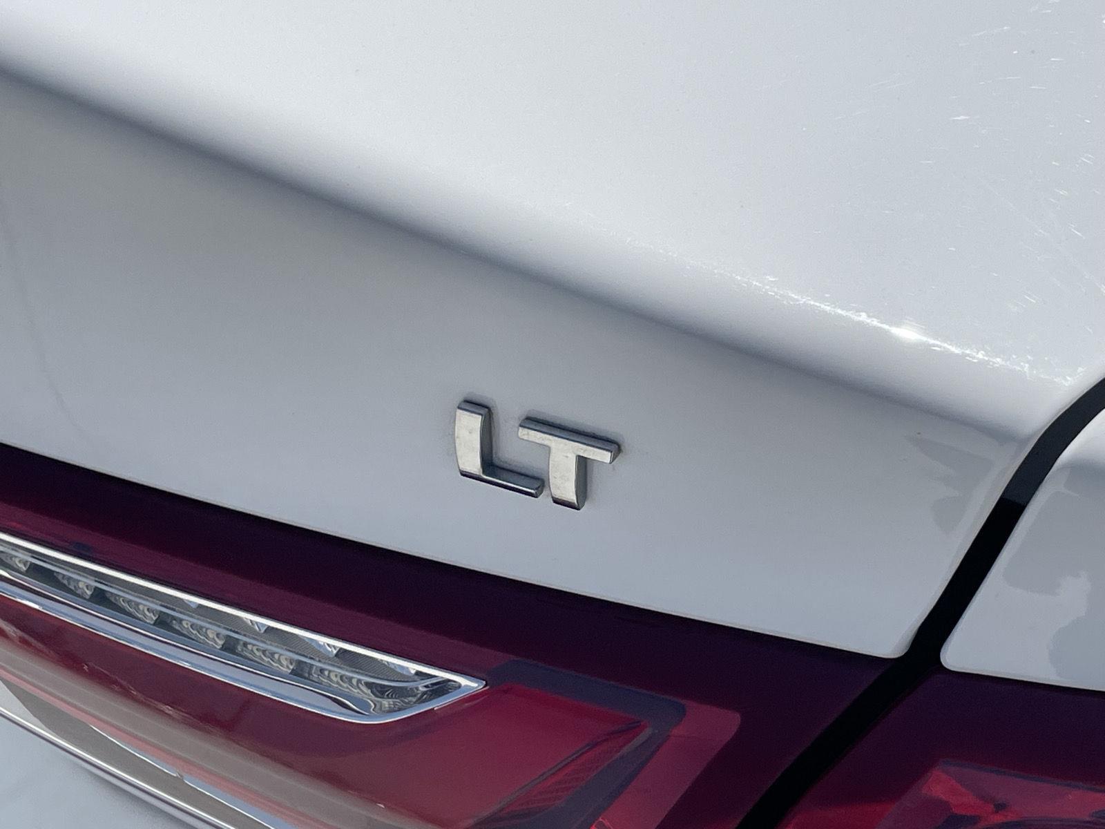 Vehicle photo 22