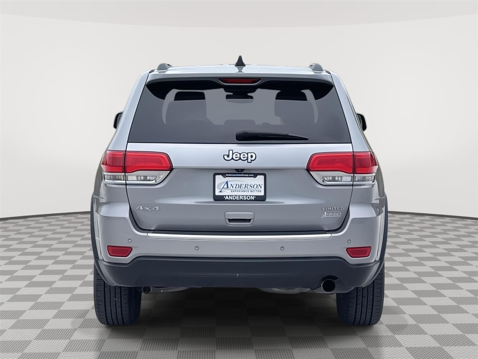 Vehicle photo 5