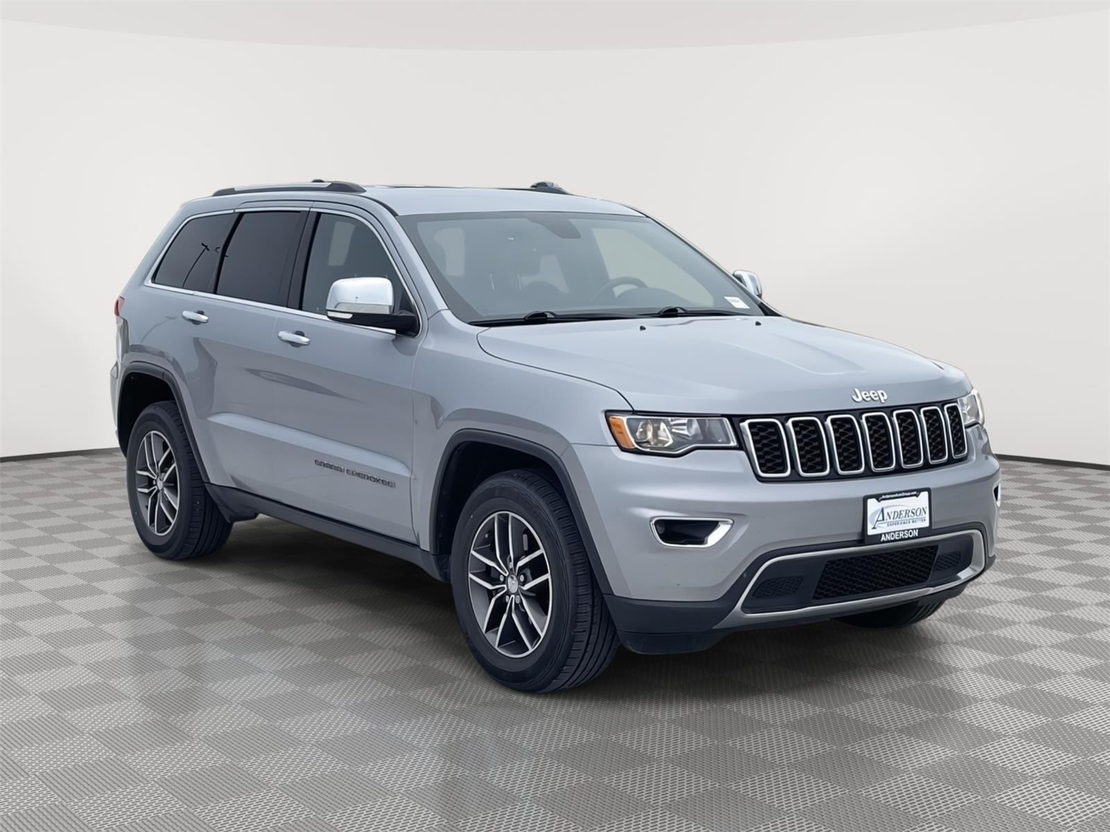 Vehicle photo 8