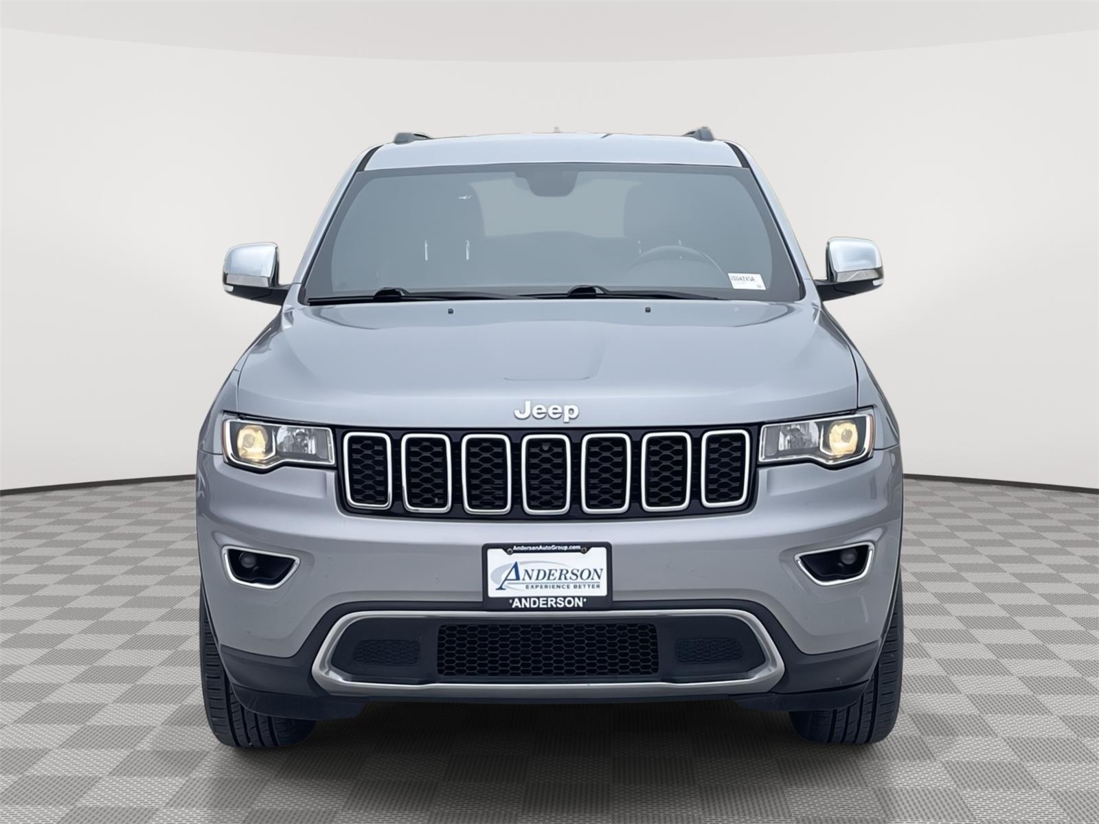 Vehicle photo 9