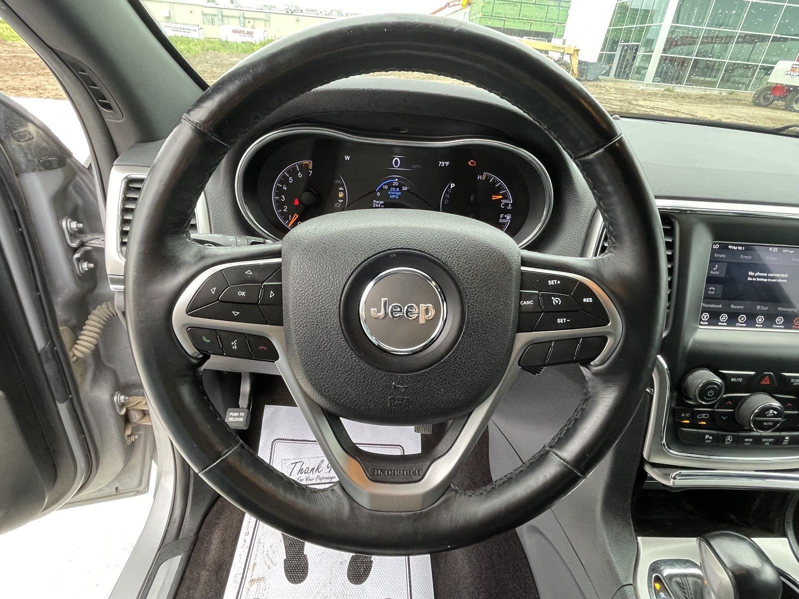 Vehicle photo 13